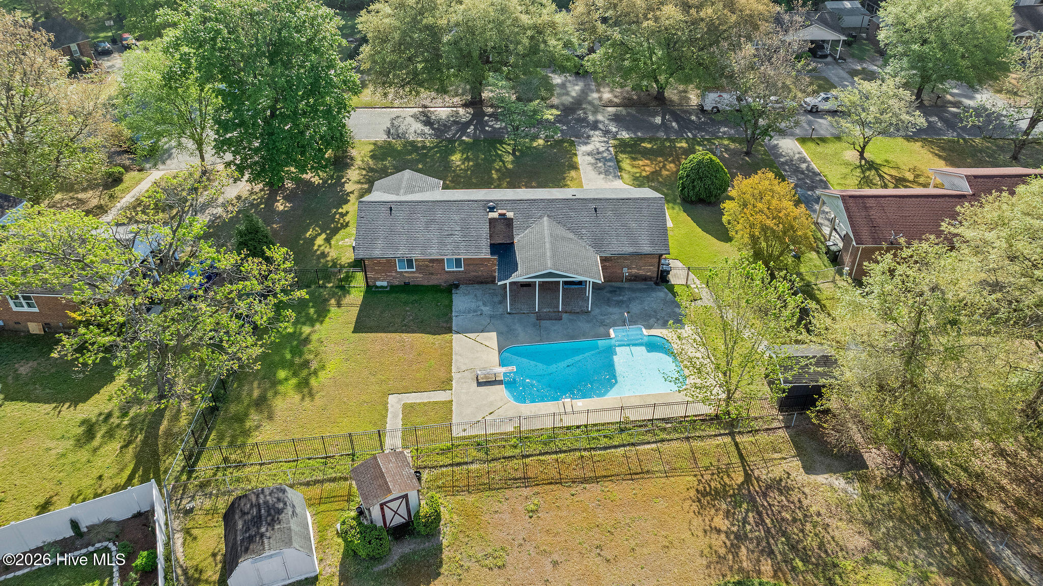 705 Clarence Court Property Photo 15