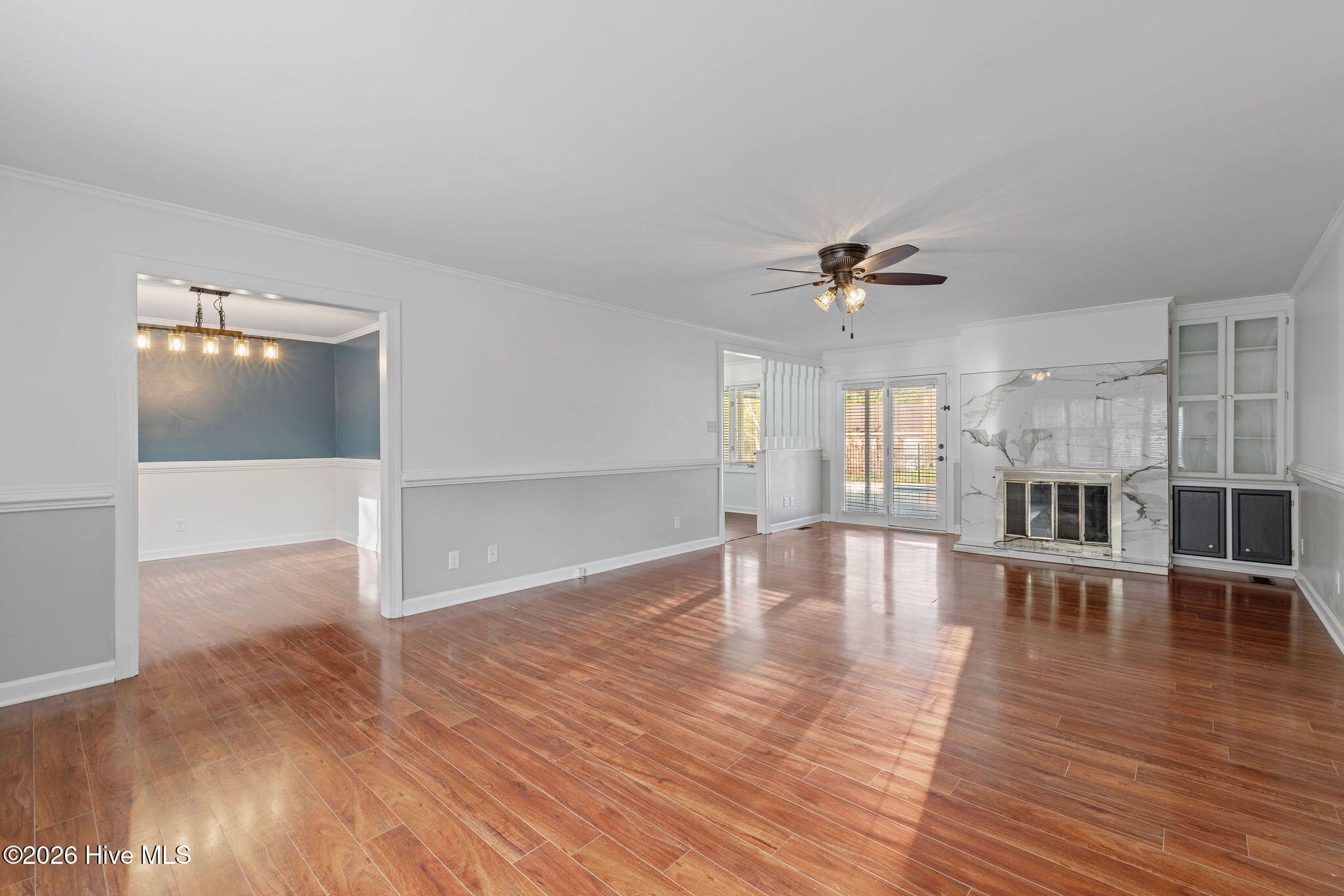 705 Clarence Court Property Photo 18
