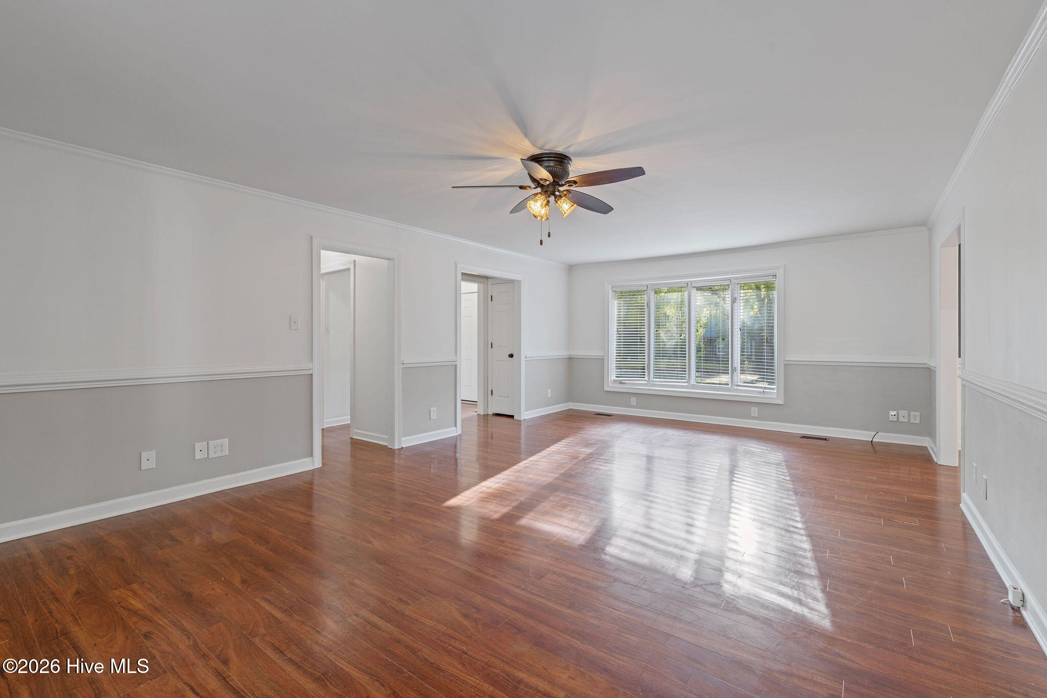 705 Clarence Court Property Photo 21