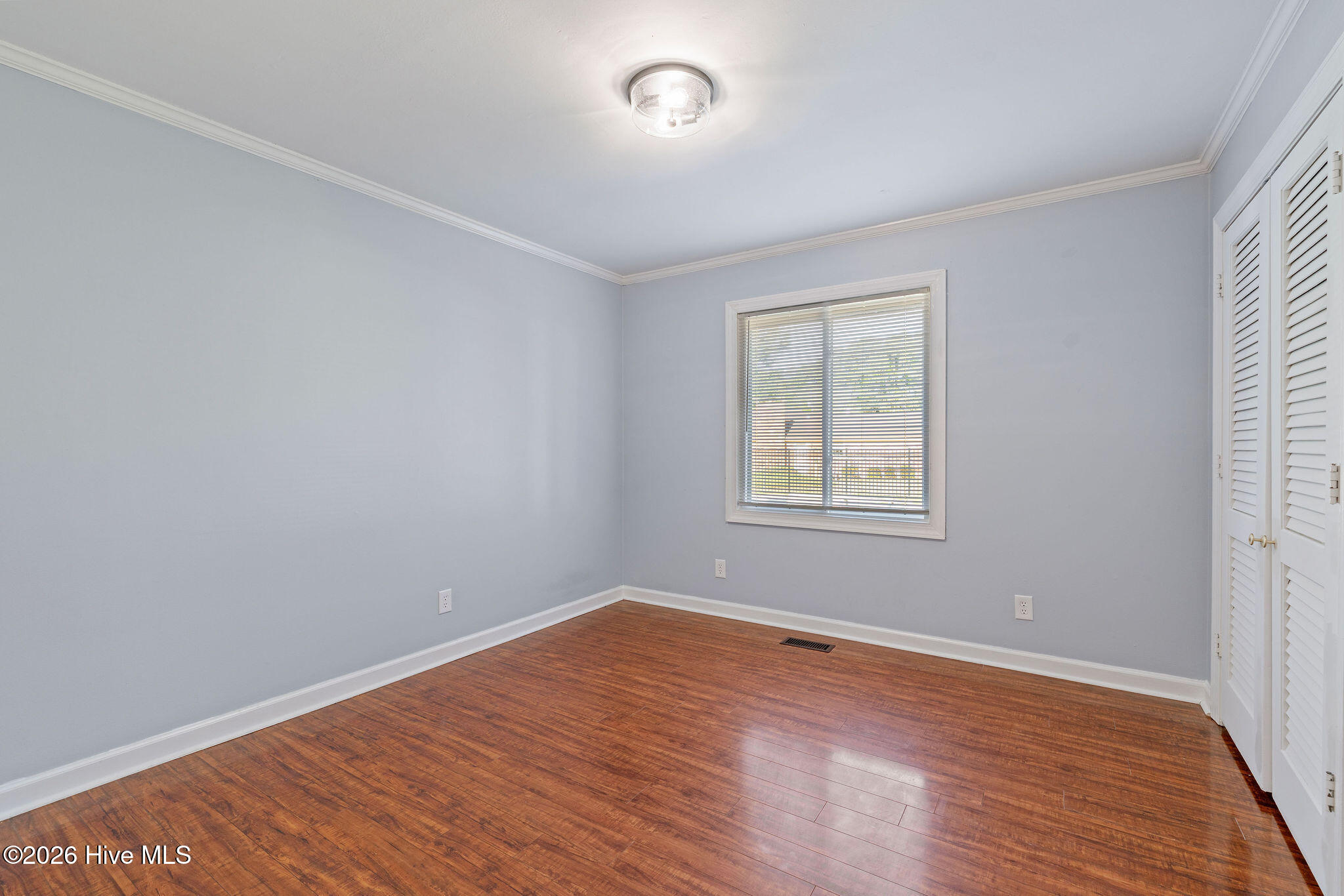 705 Clarence Court Property Photo 32