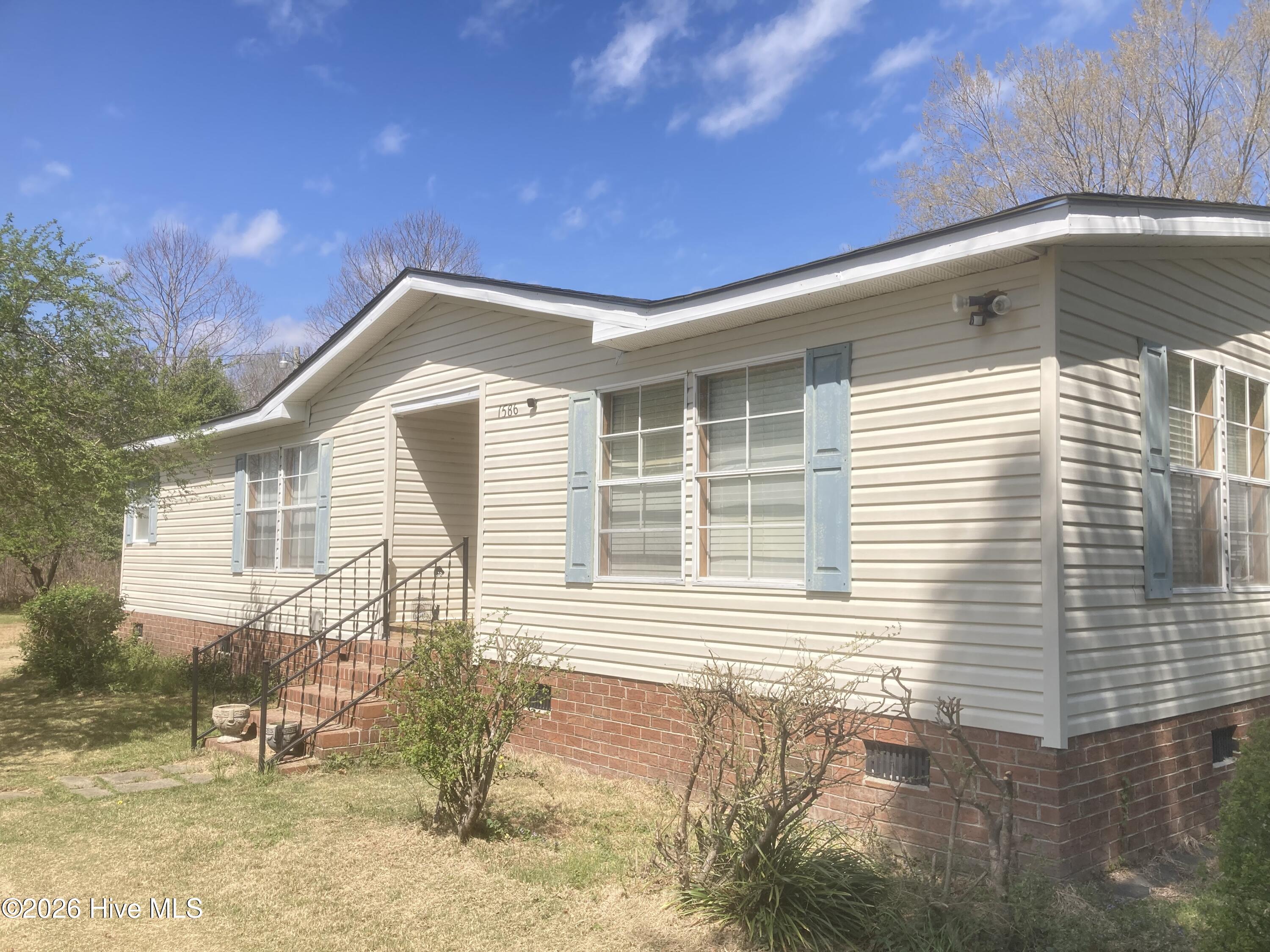 1586 Gum Swamp Church Road Property Photo 2