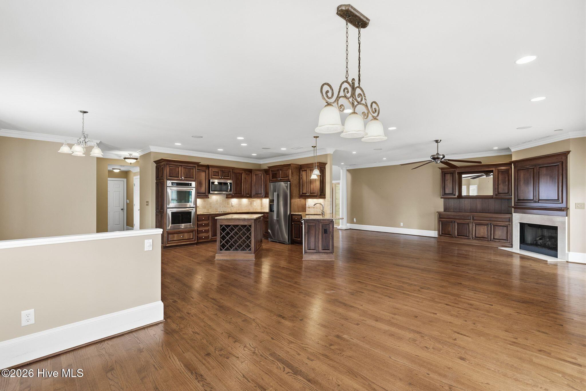 307 Jarret Bay Court Se Property Photo 10