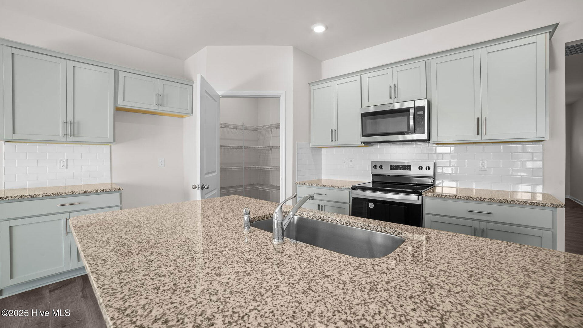 1412 Green Ridge Drive Property Photo 6