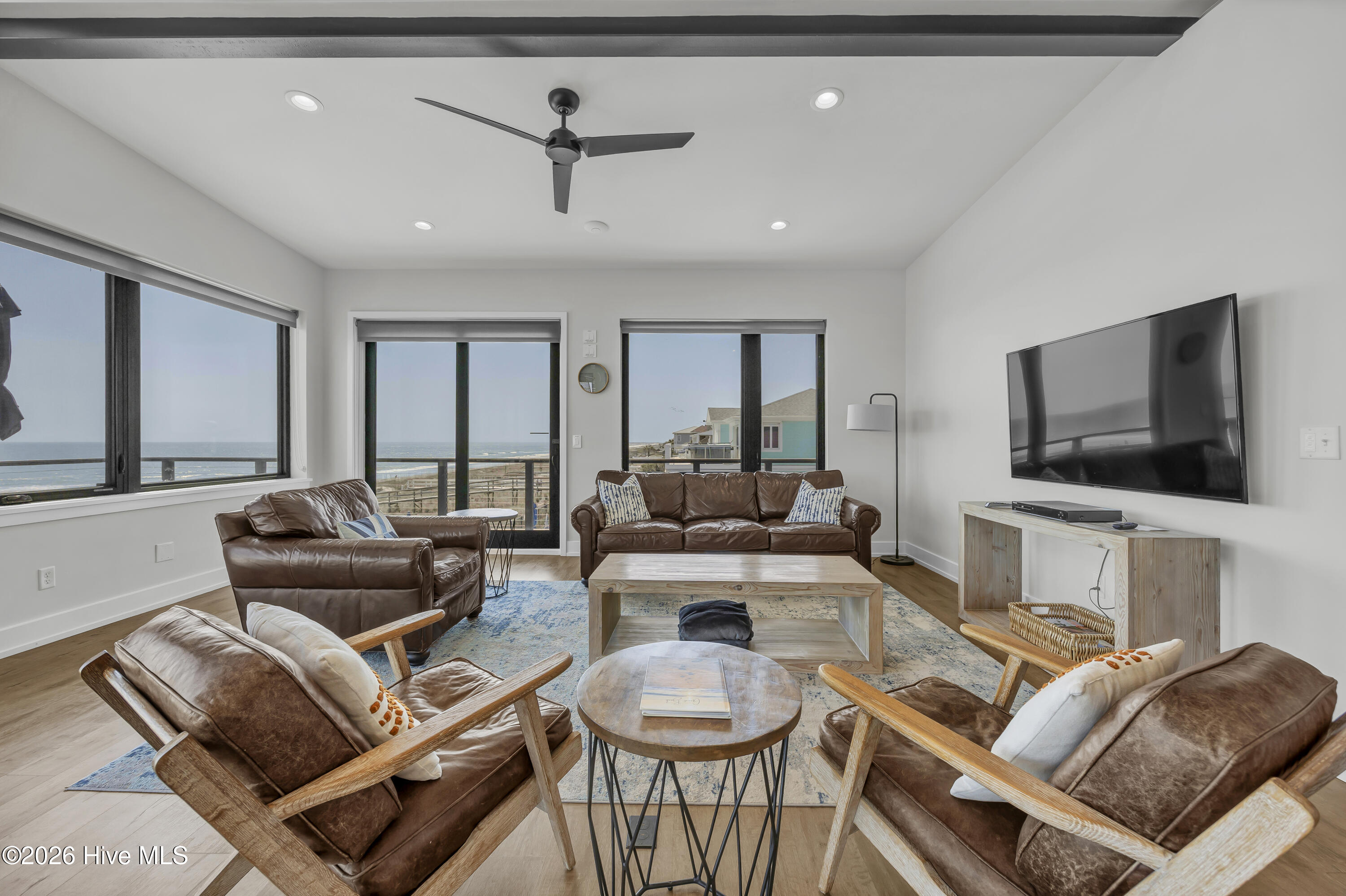 834 Fort Fisher Boulevard N Property Photo 8
