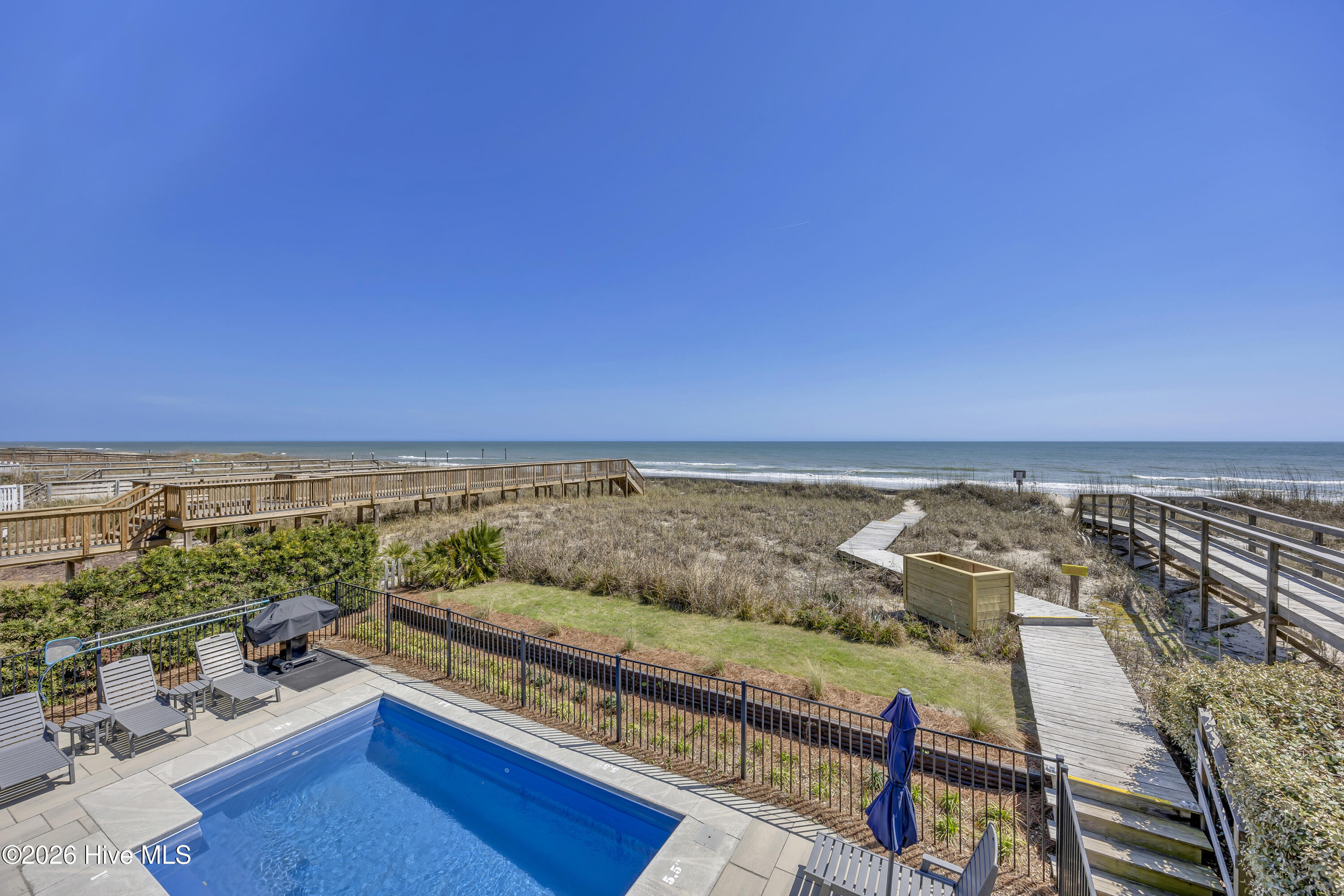 834 Fort Fisher Boulevard N Property Photo 12