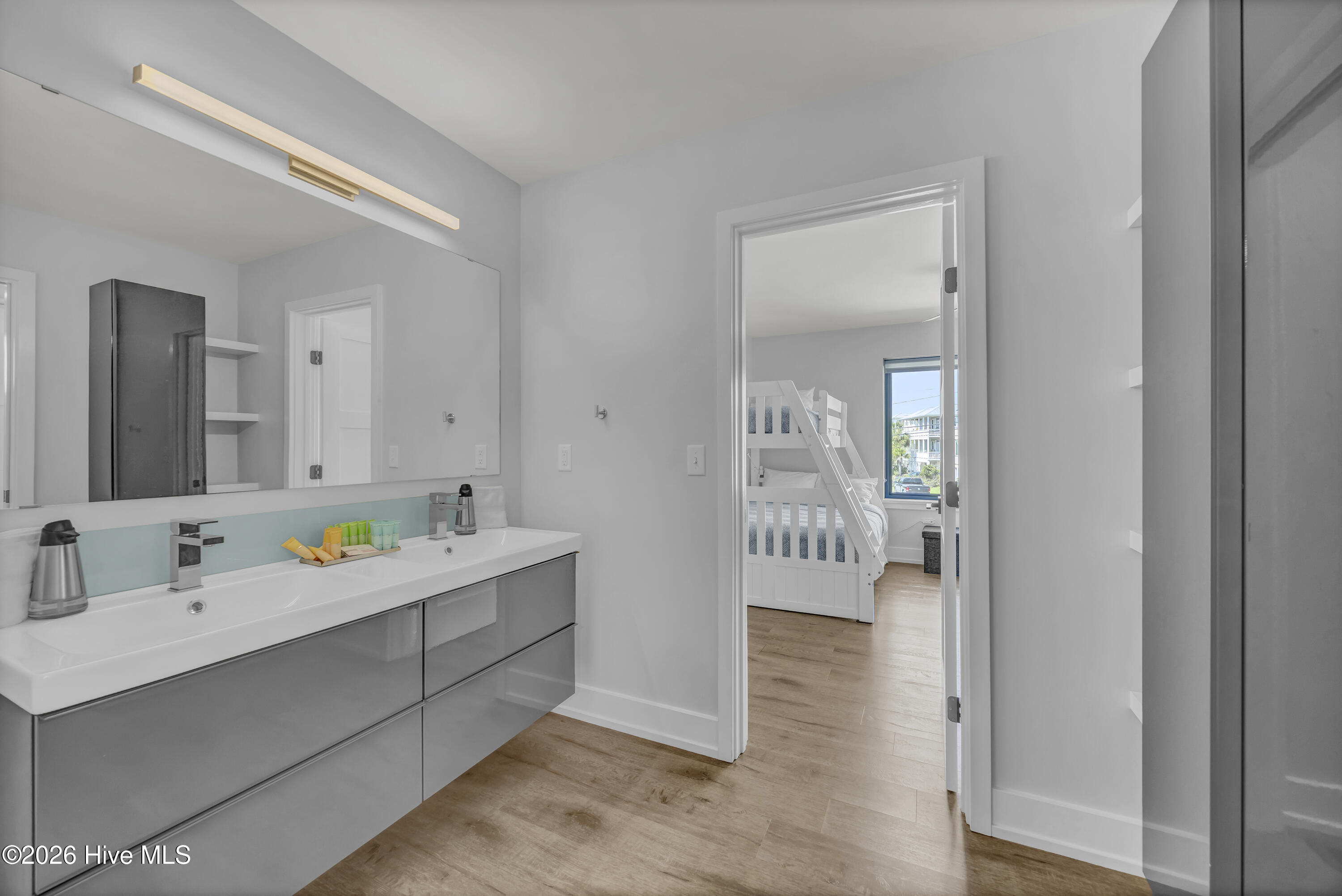 834 Fort Fisher Boulevard N Property Photo 86