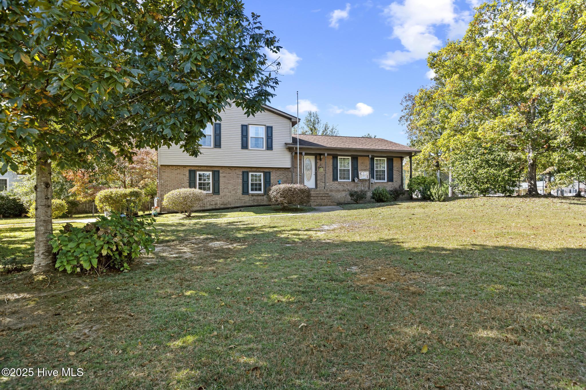 508 University Drive Property Photo 3
