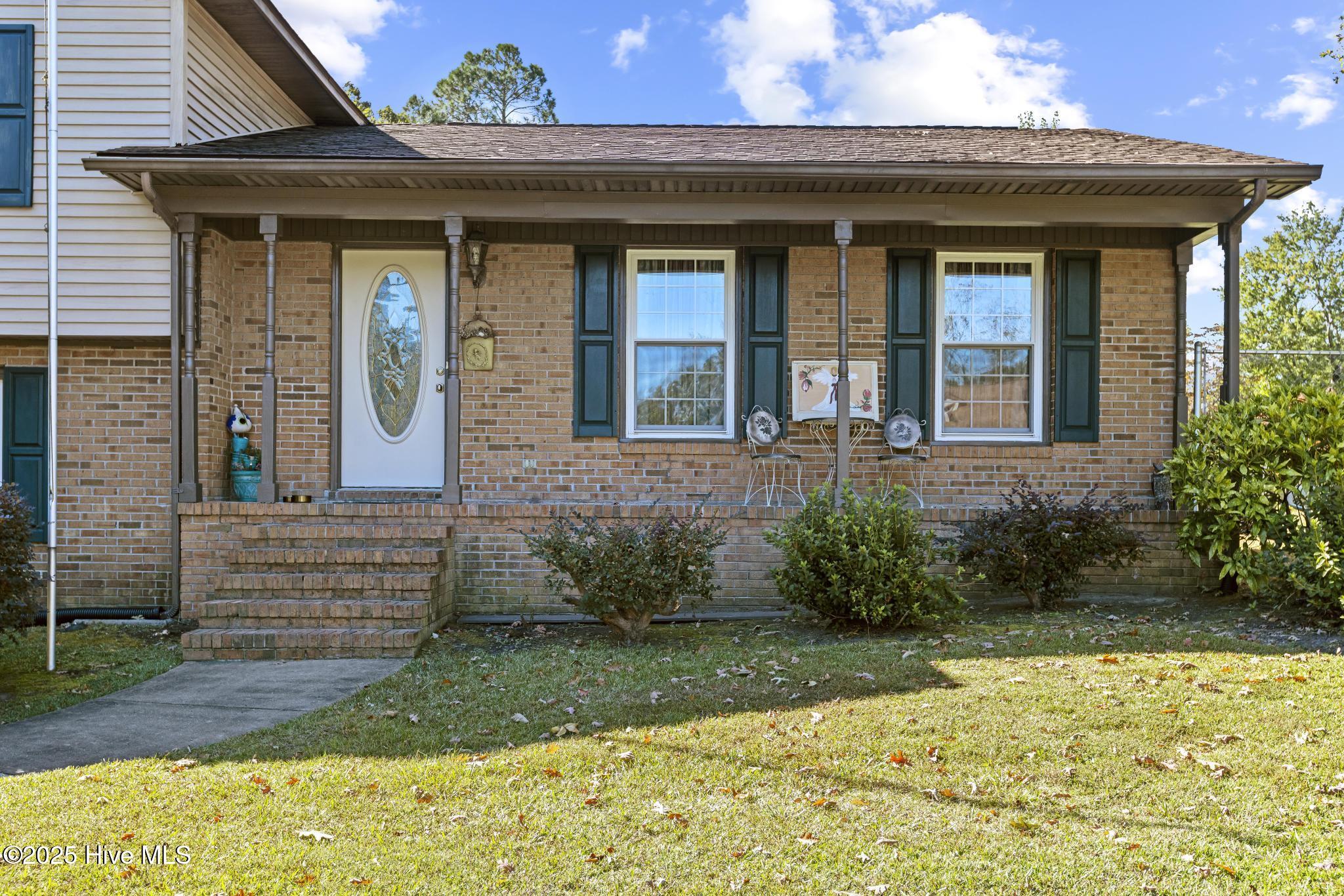 508 University Drive Property Photo 4