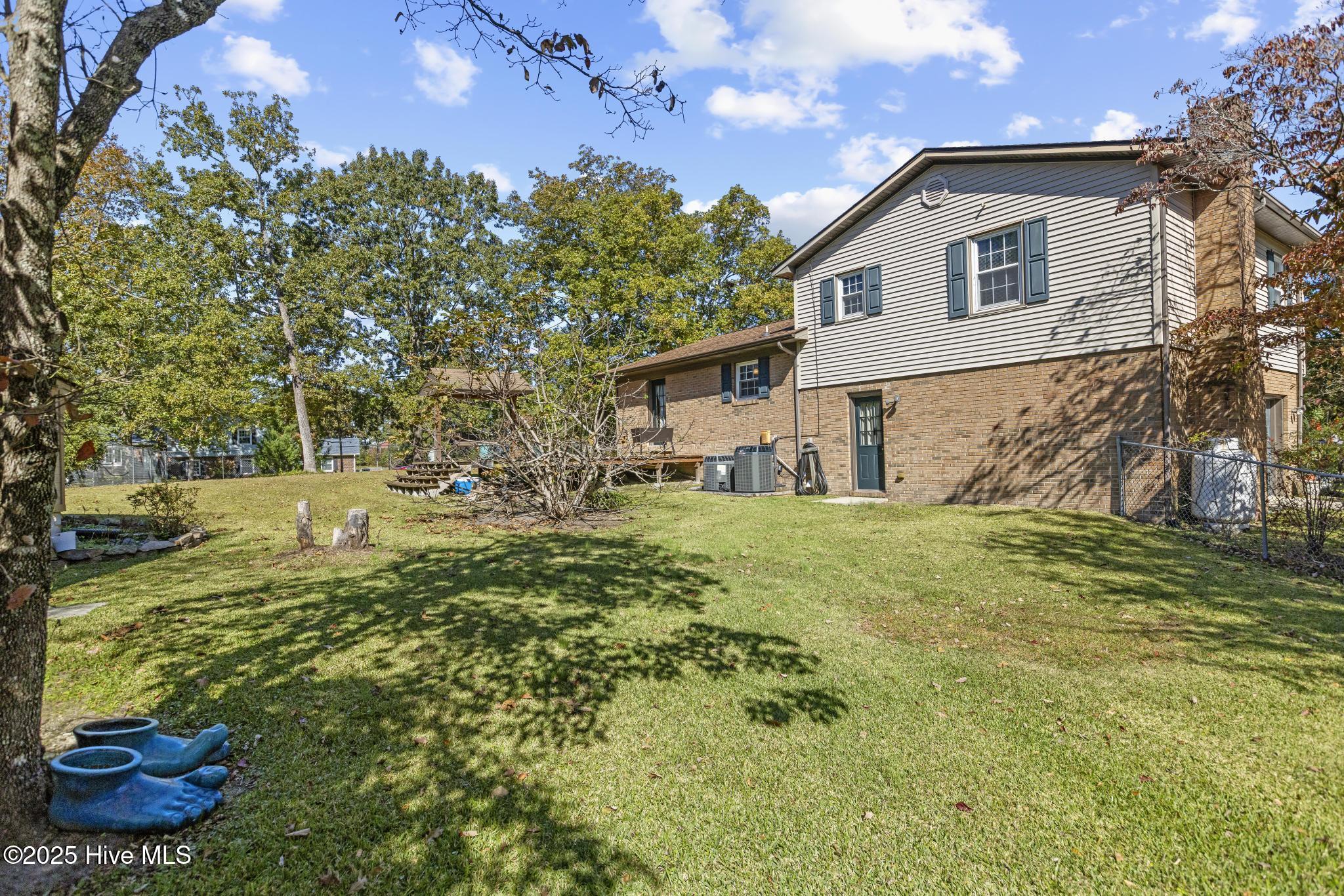 508 University Drive Property Photo 7