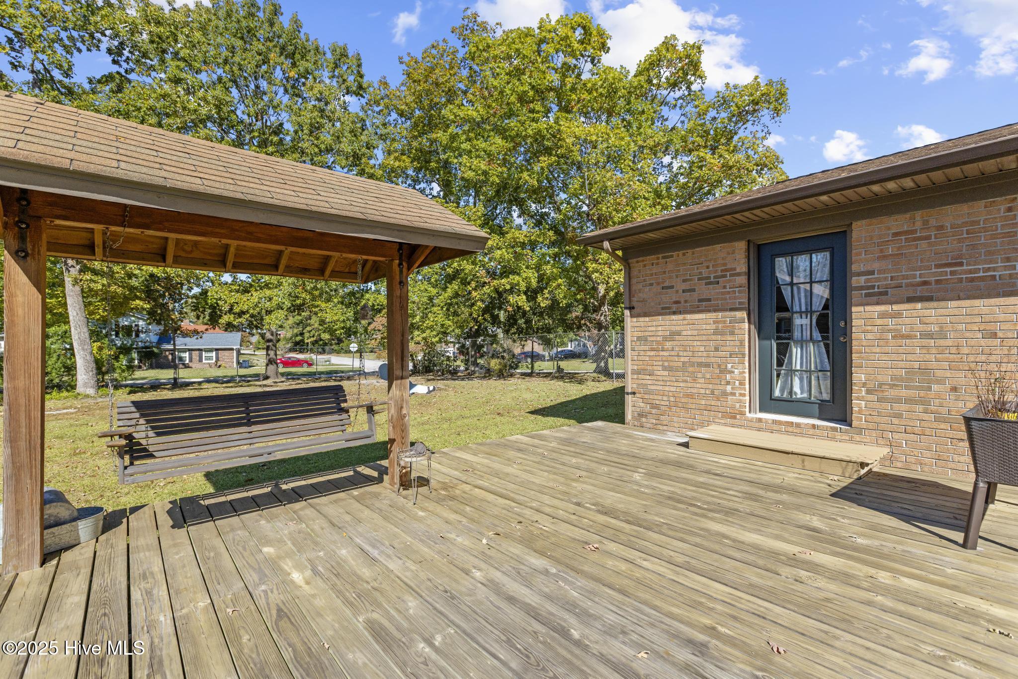 508 University Drive Property Photo 9