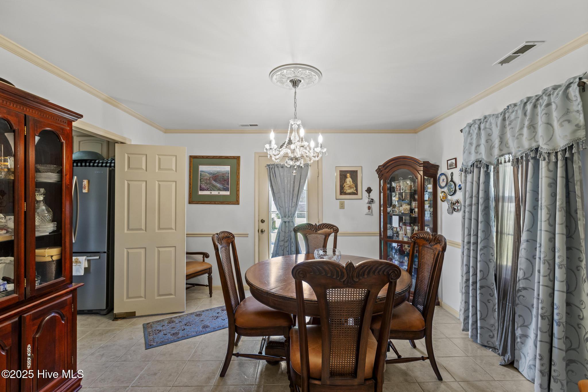 508 University Drive Property Photo 14