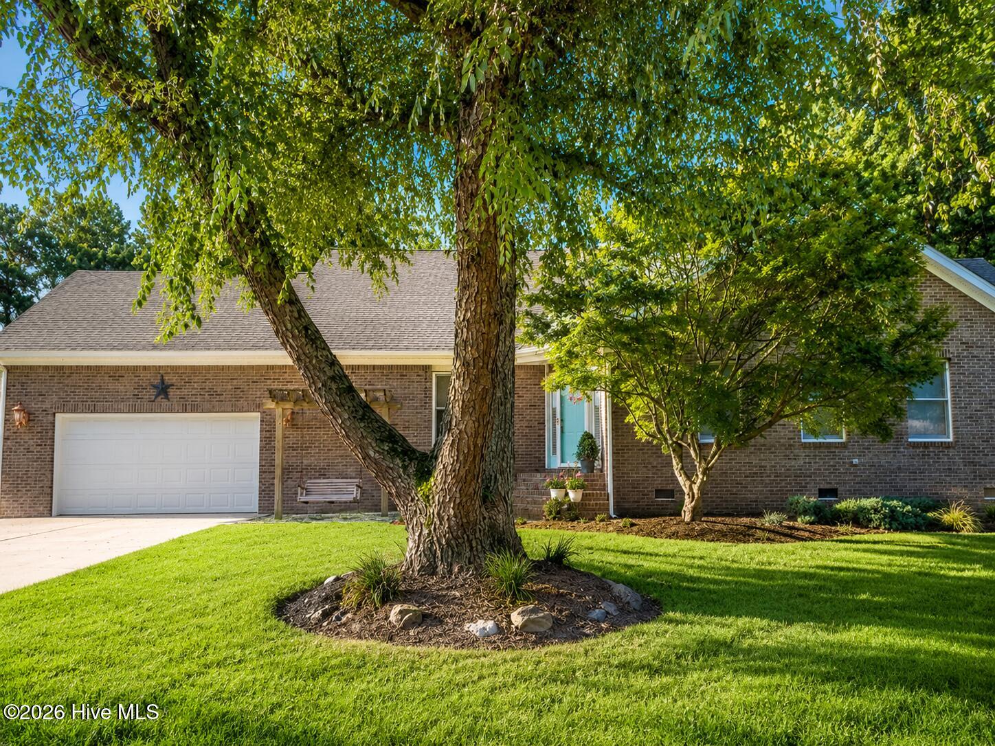 147 N Point Boulevard Property Photo 1