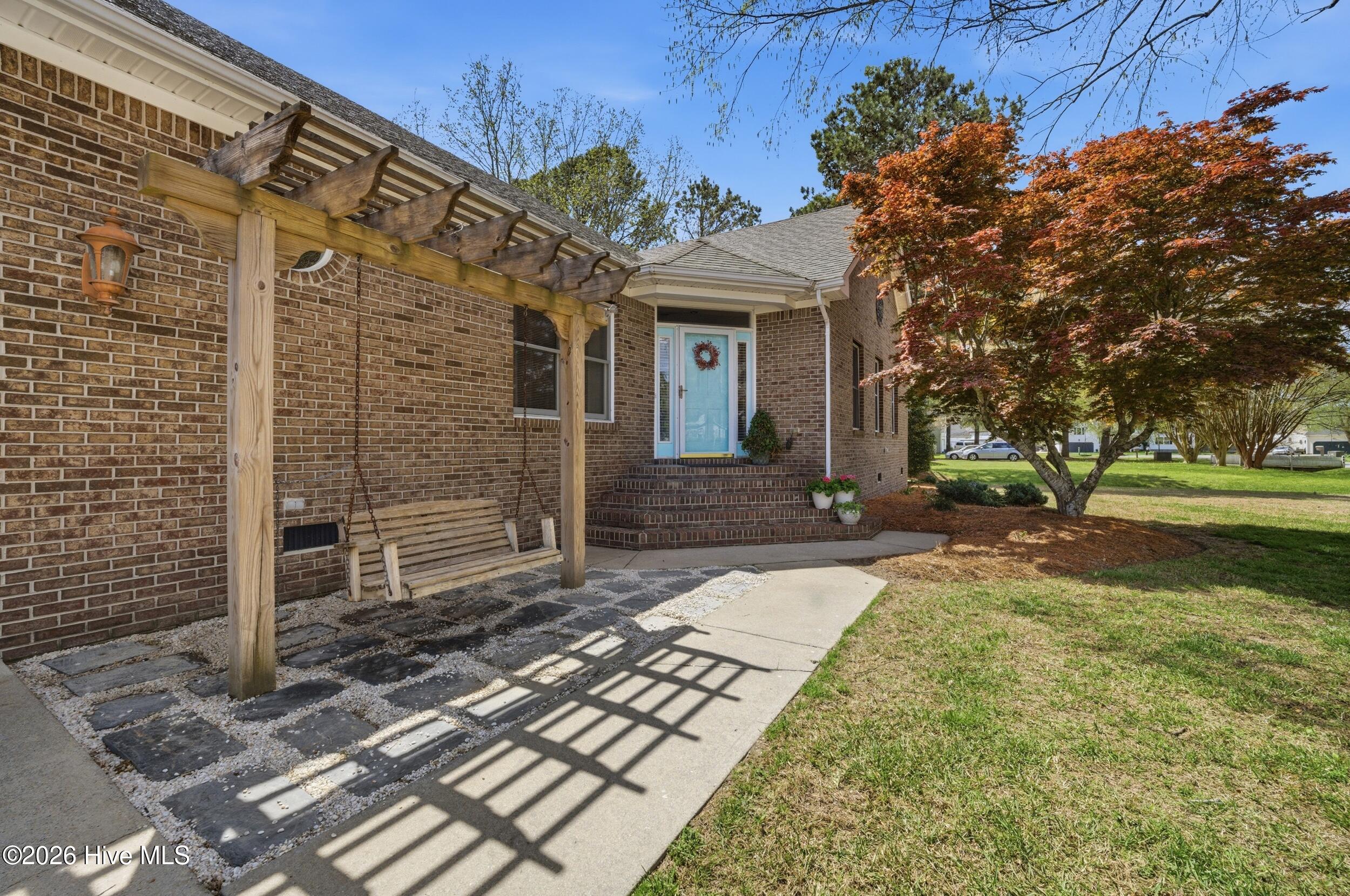 147 N Point Boulevard Property Photo 14