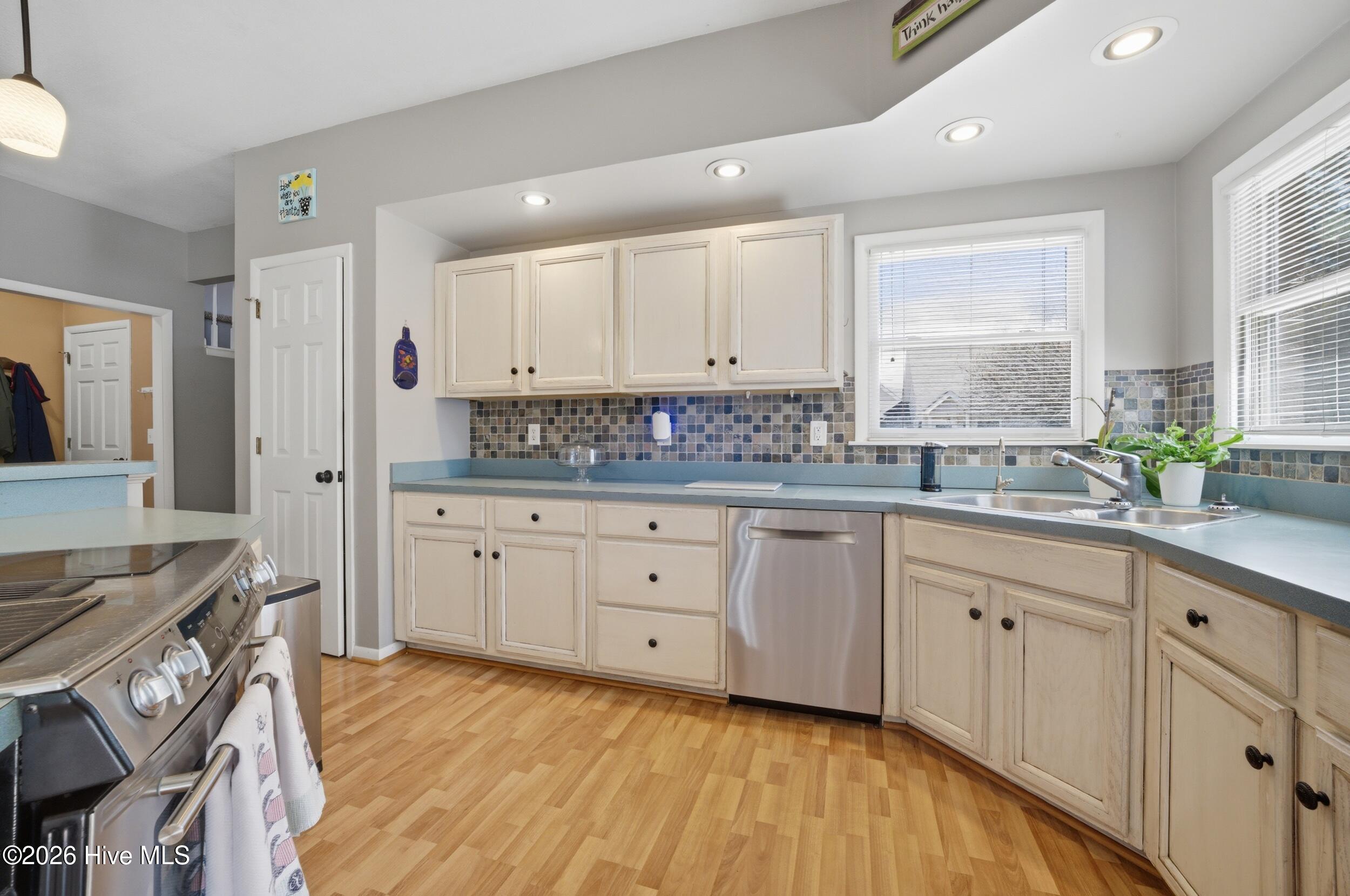 147 N Point Boulevard Property Photo 25