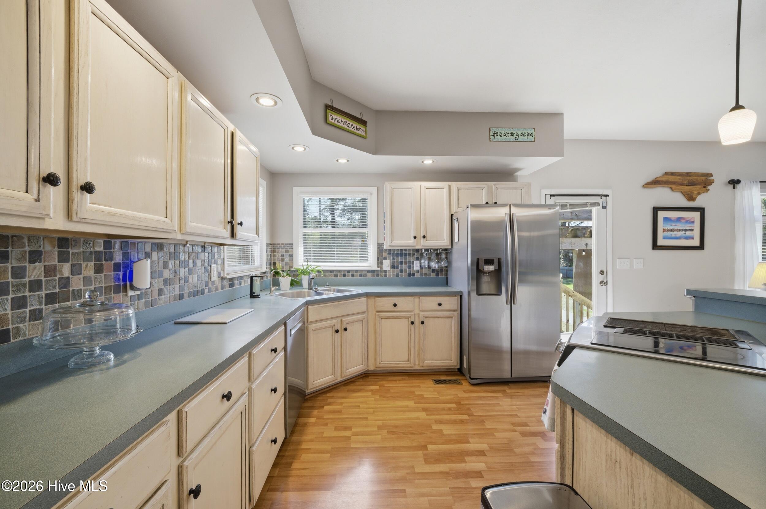 147 N Point Boulevard Property Photo 25