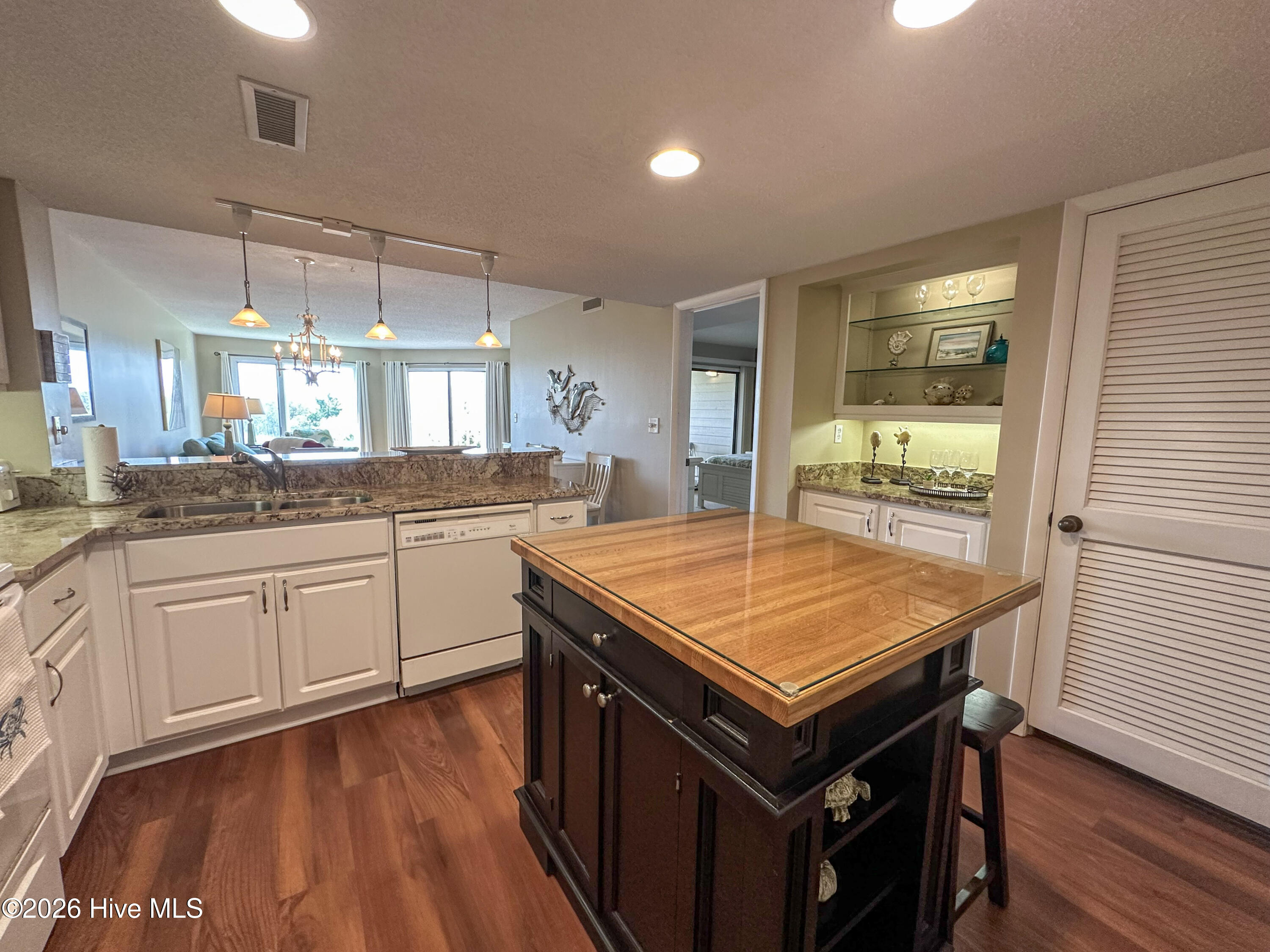 10300 Coast Guard Road 107-e Property Photo 7