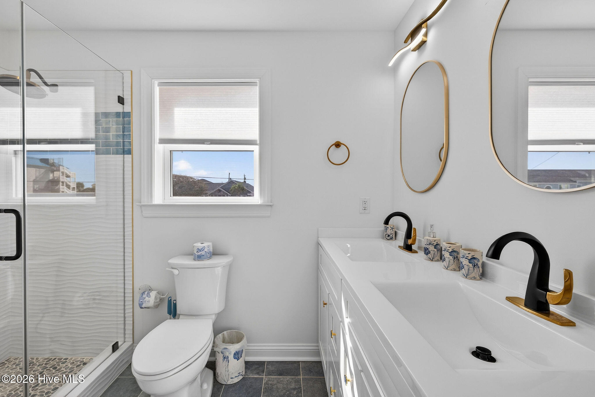 321 N New River Drive Property Photo 44