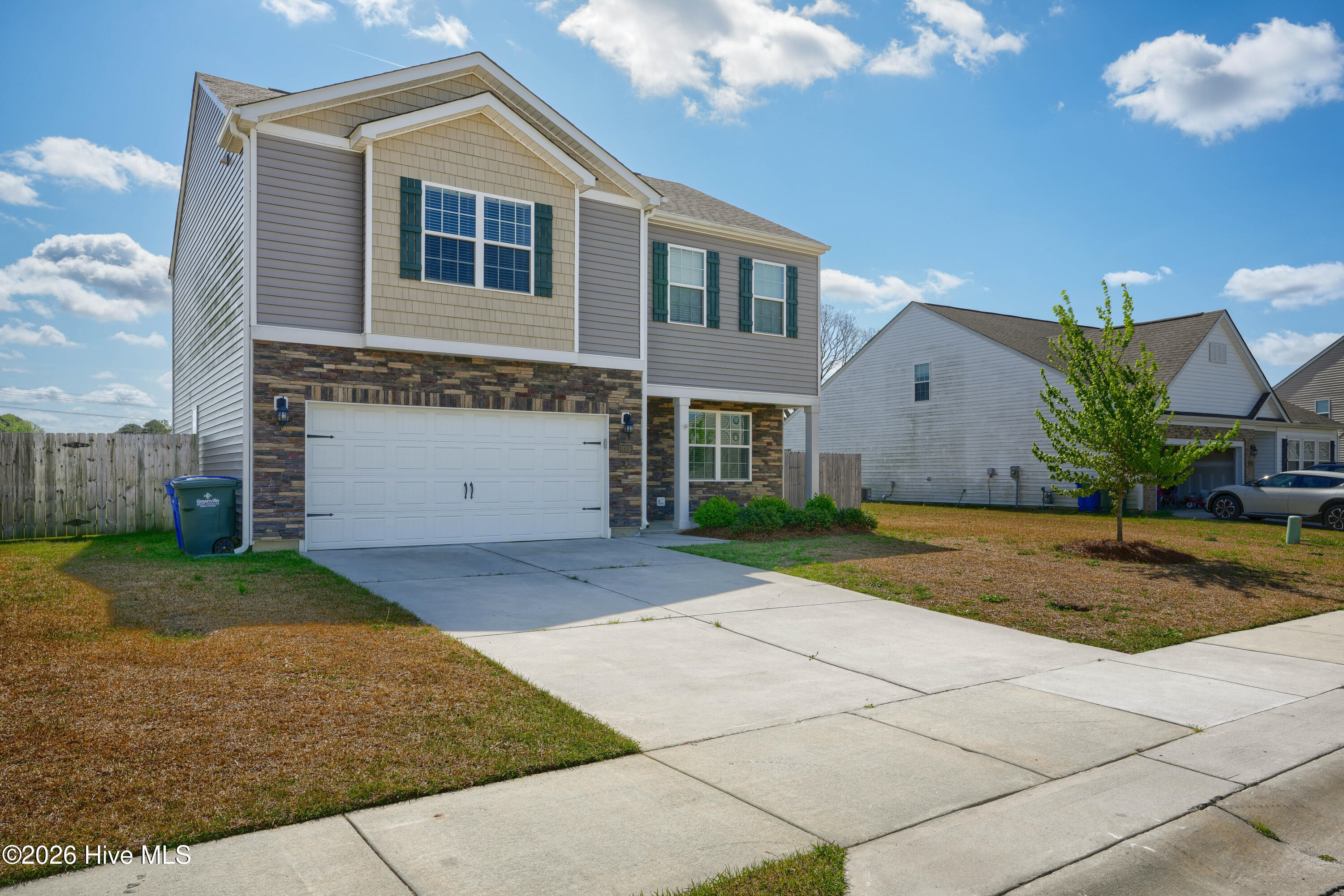 1009 Josh Court Property Photo 2