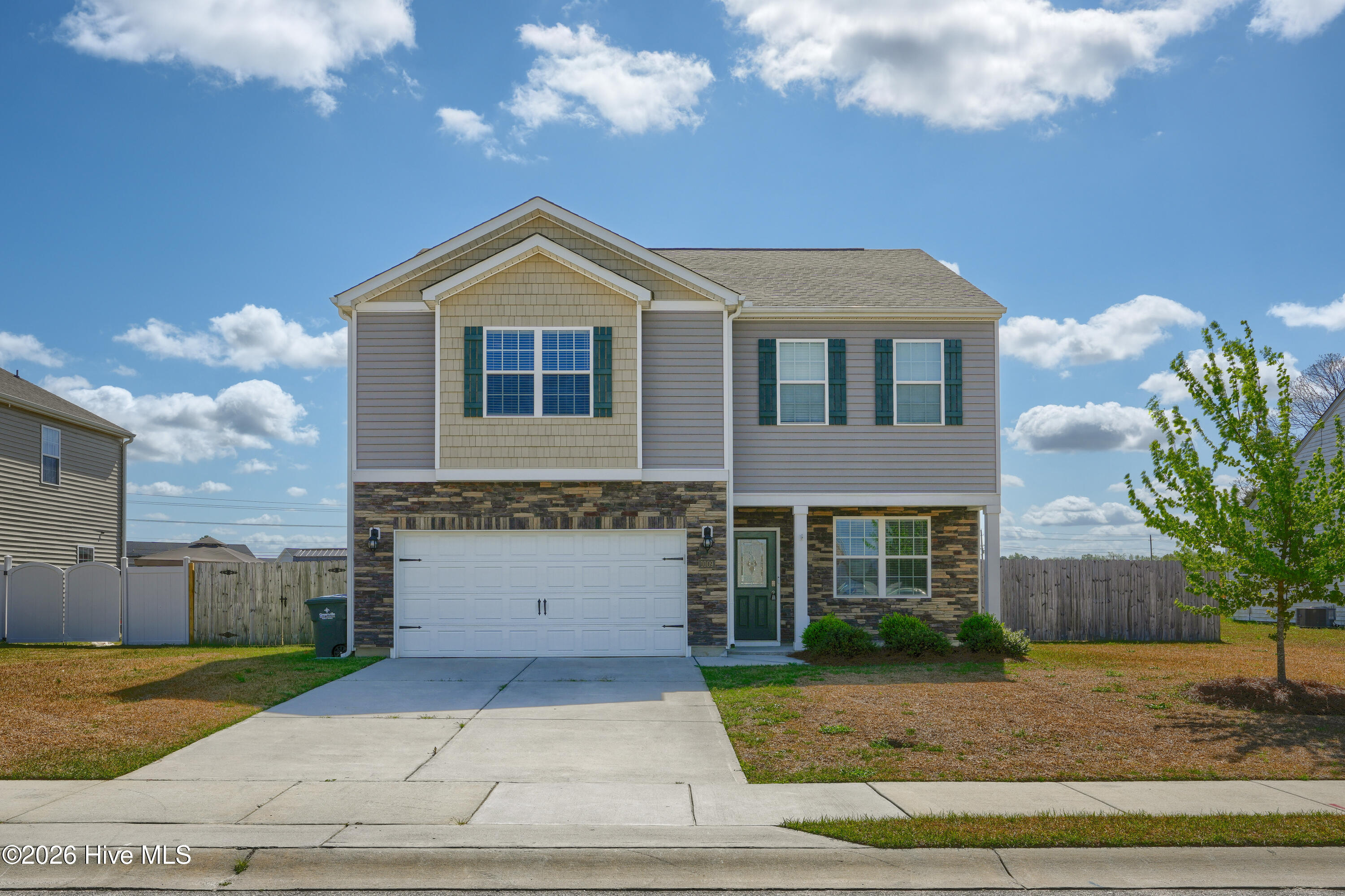 1009 Josh Court Property Photo 4