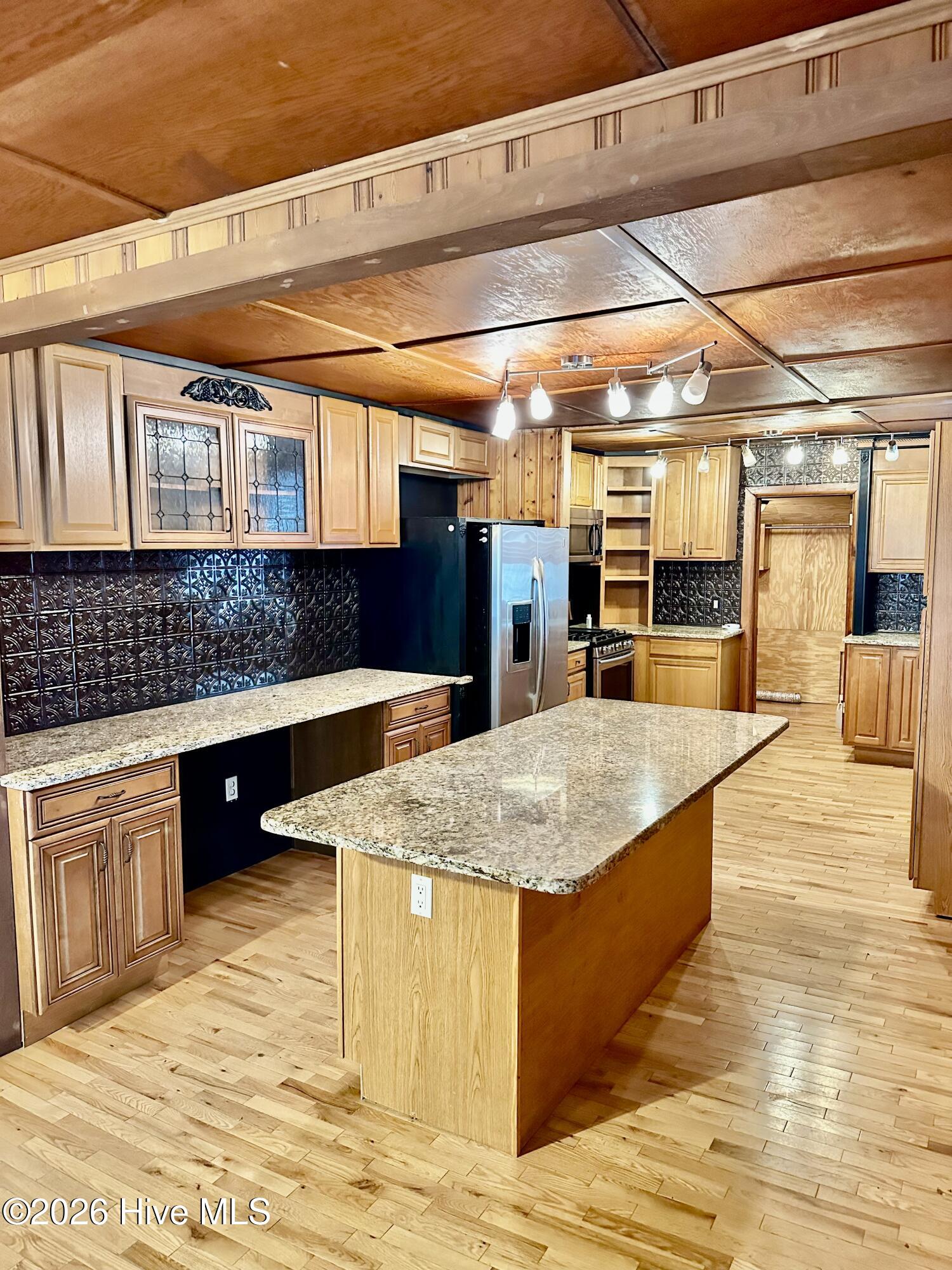 588 Lightwood Knot Road Property Photo 4