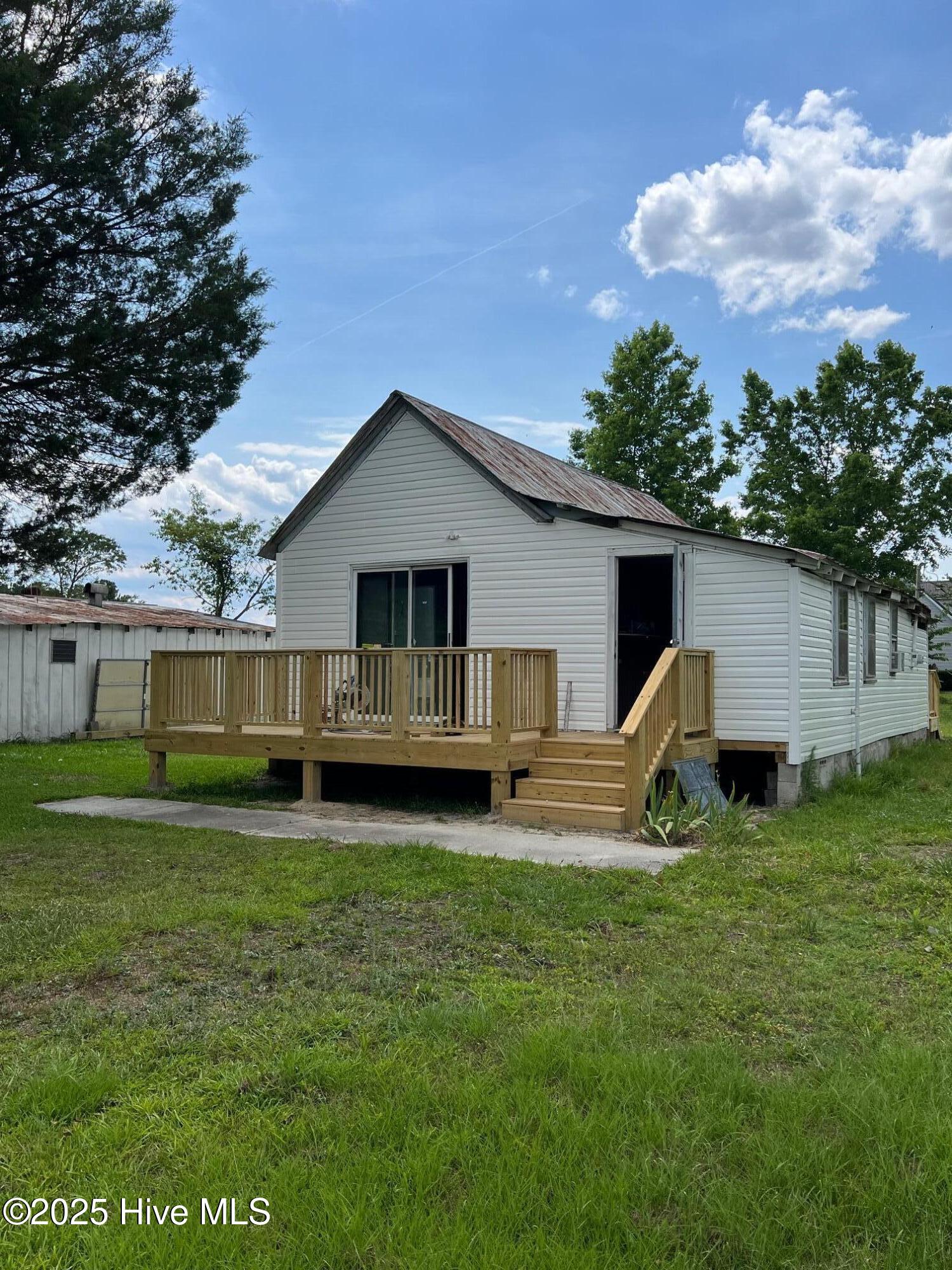582 Five Mile Road Property Photo 3