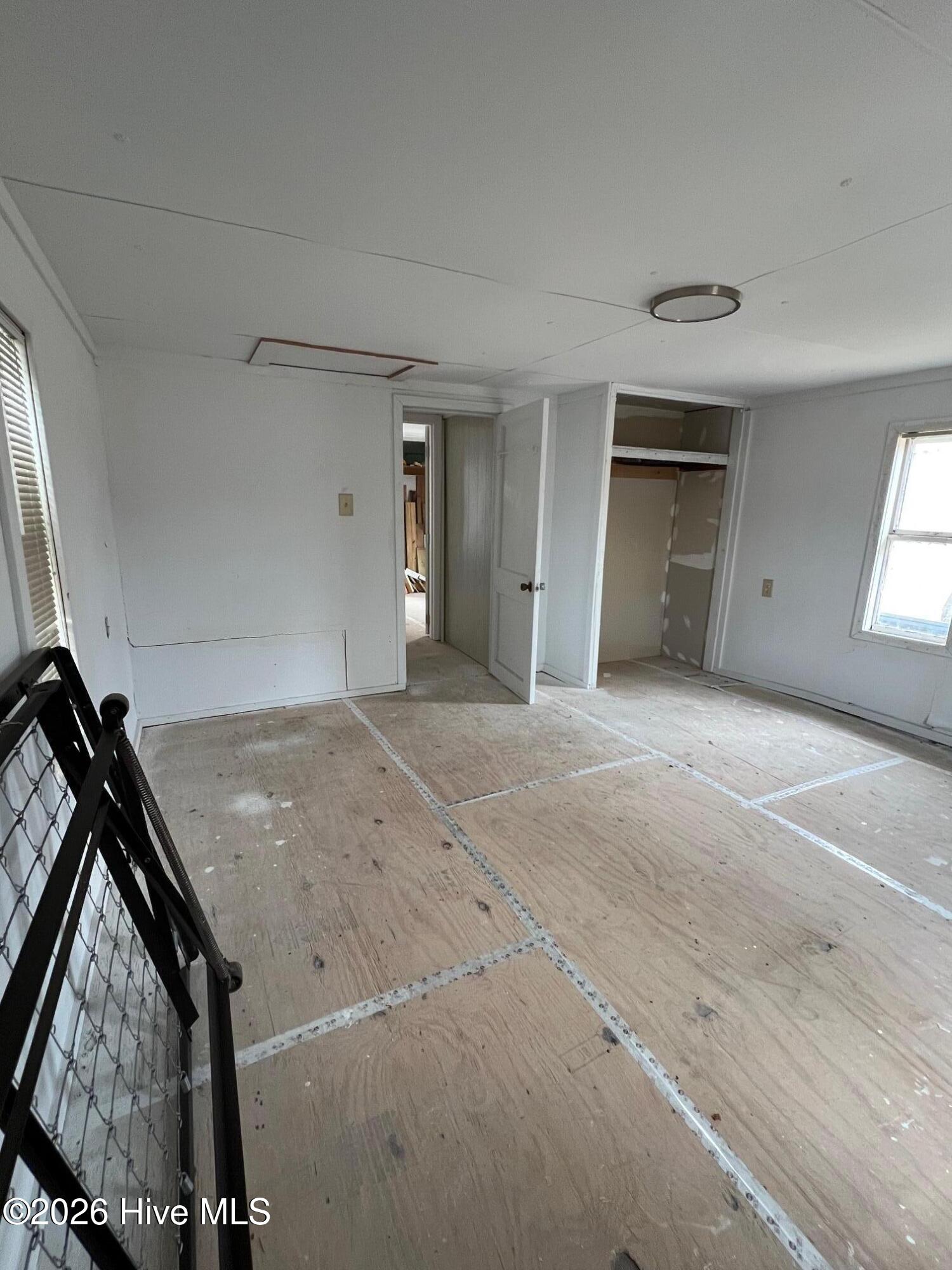 582 Five Mile Road Property Photo 7