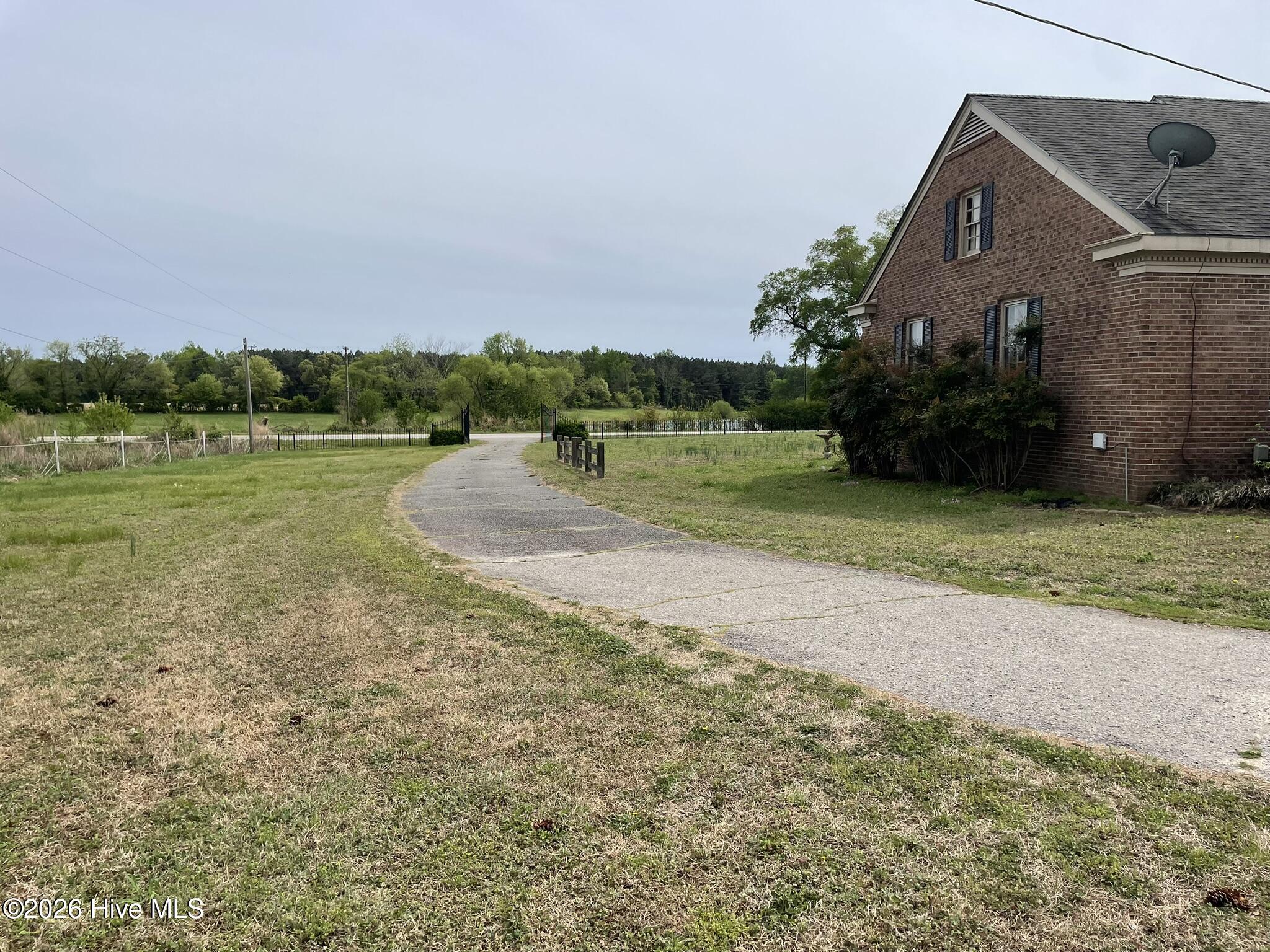 6135 Nc-222 Property Photo 4