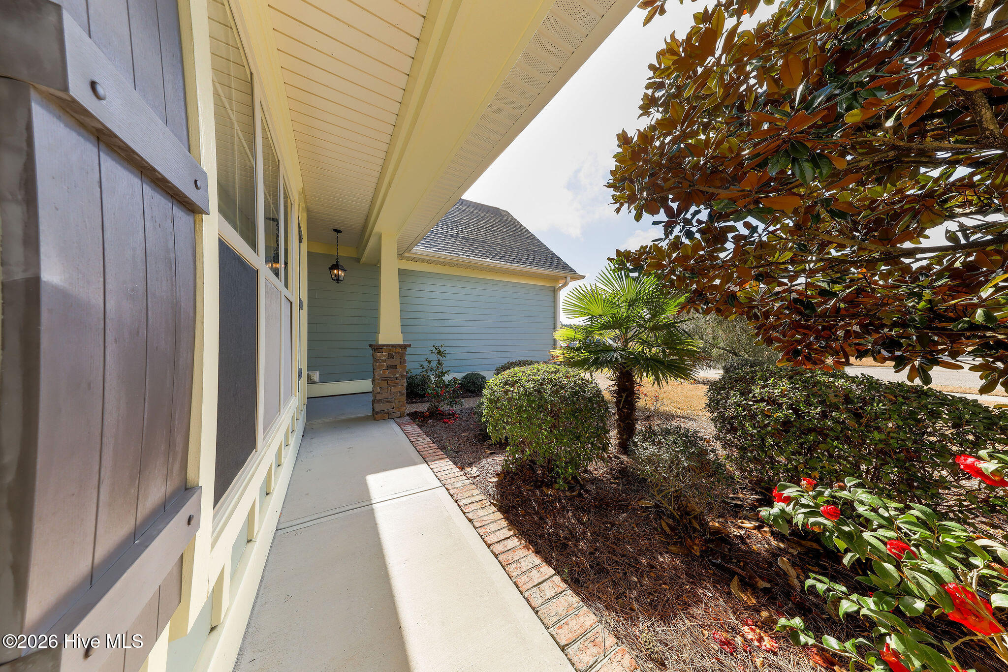 2202 E Oak Bridge Drive Ne Property Photo 6