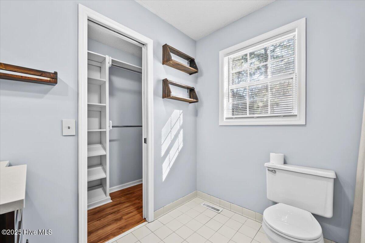 405 Spring Lake Drive Property Photo 23