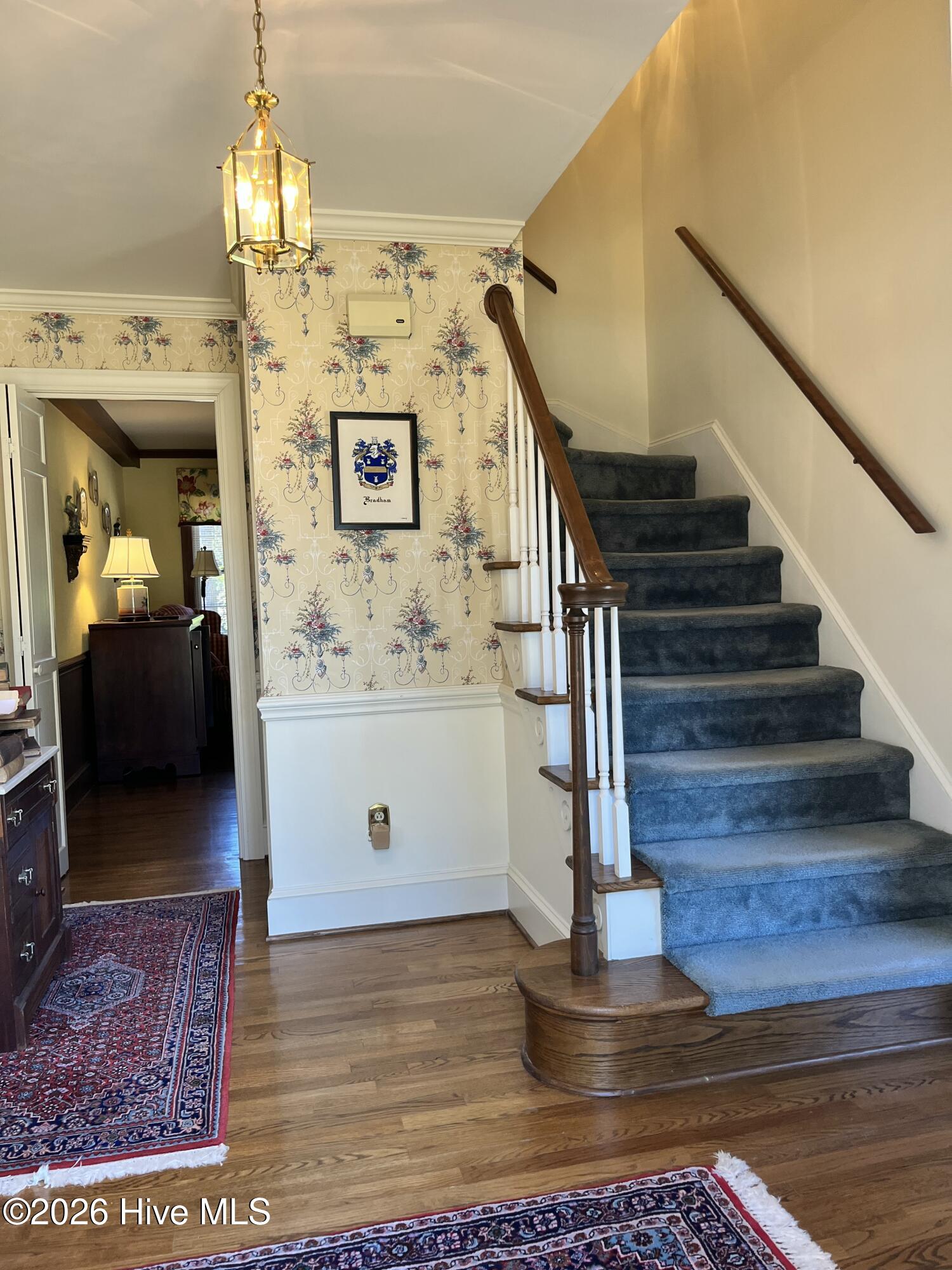 5946 May Boulevard Property Photo 3