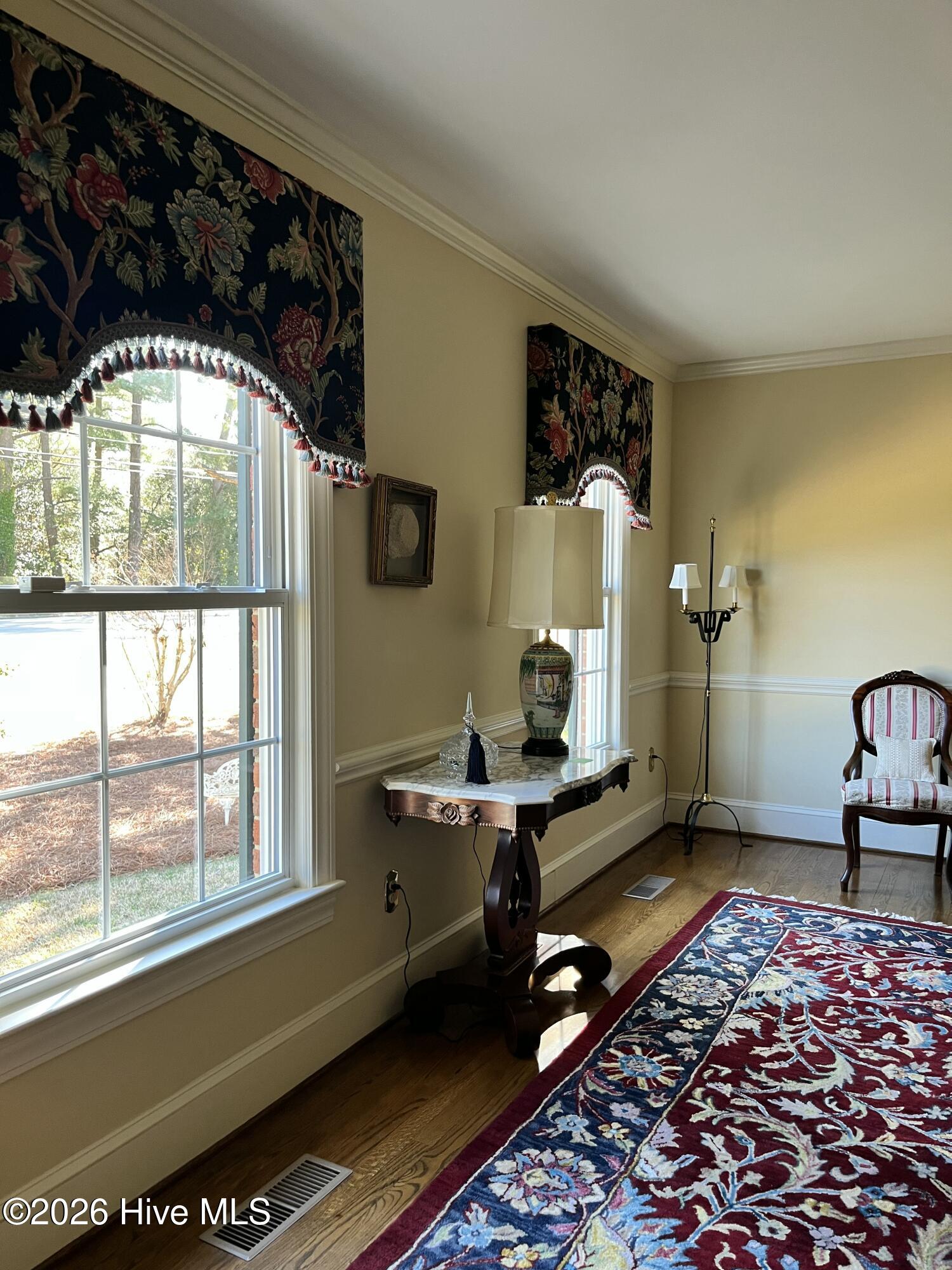 5946 May Boulevard Property Photo 4