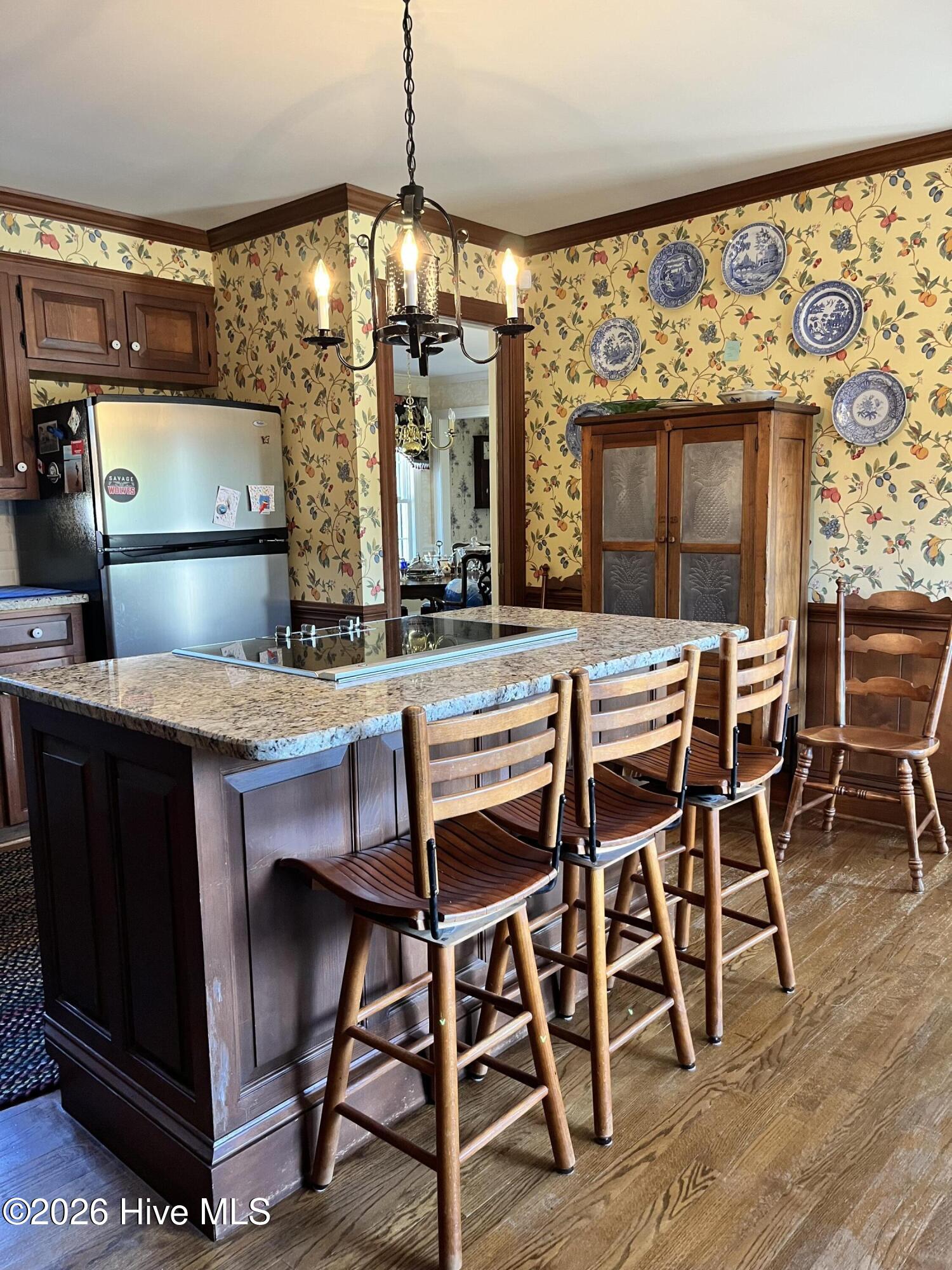 5946 May Boulevard Property Photo 12