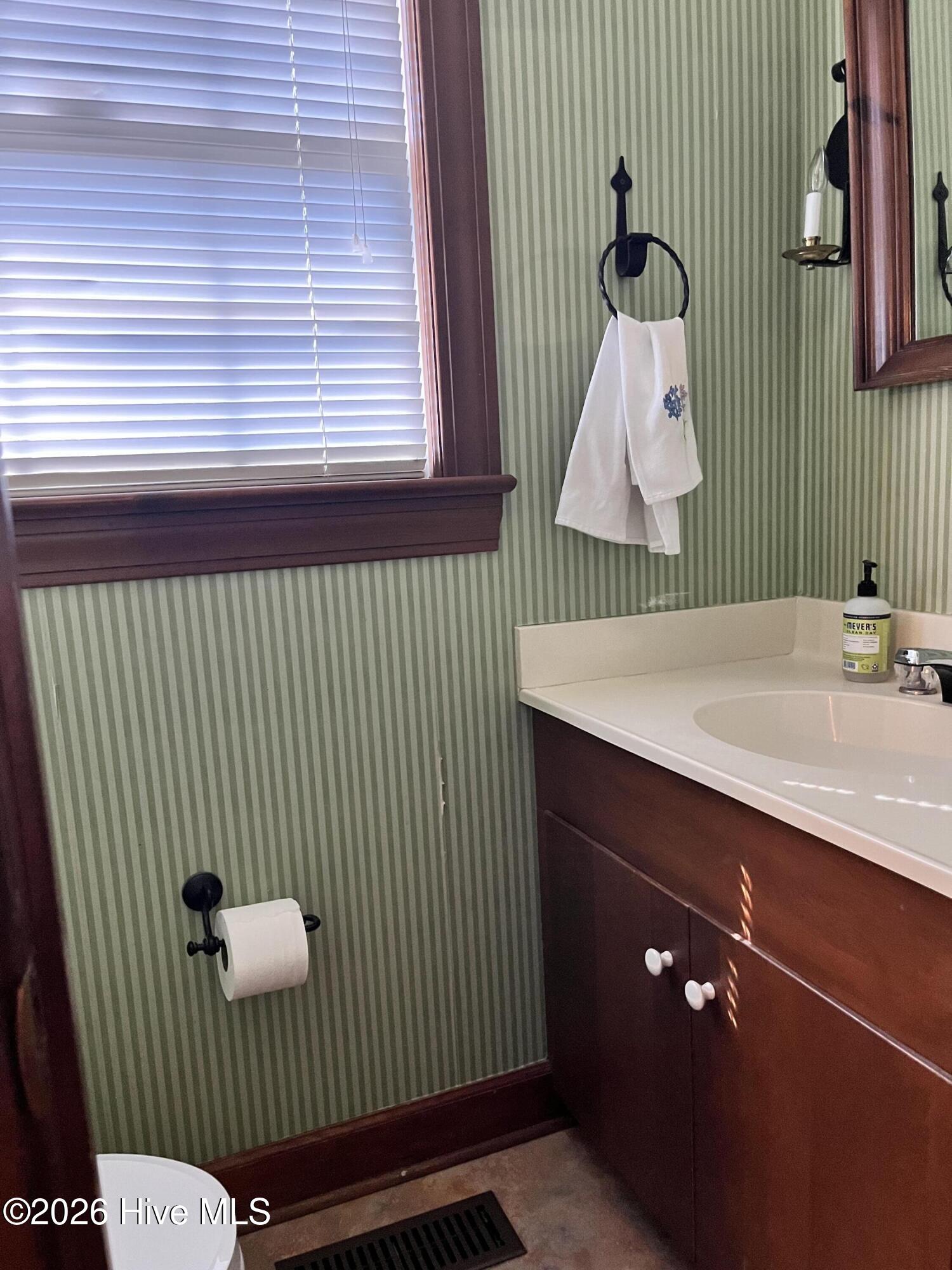 5946 May Boulevard Property Photo 16