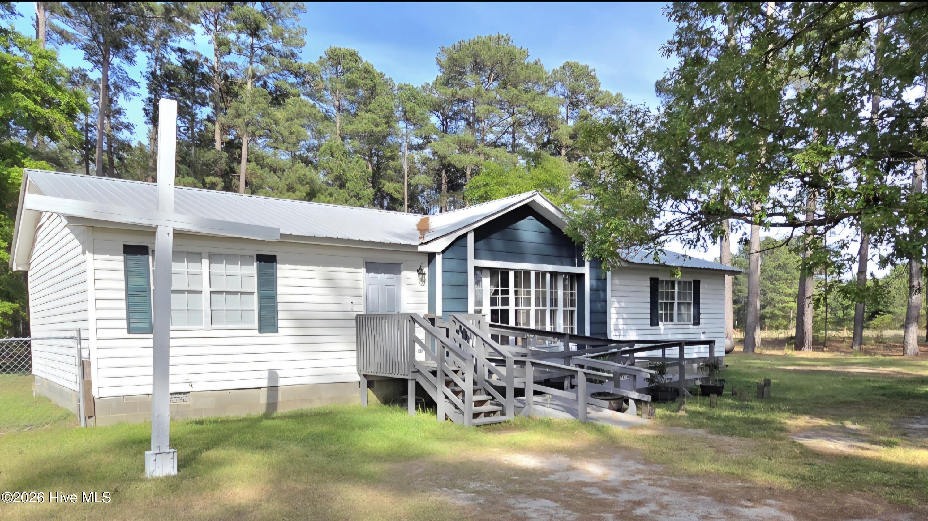 5841 Crestline Road Property Photo 1
