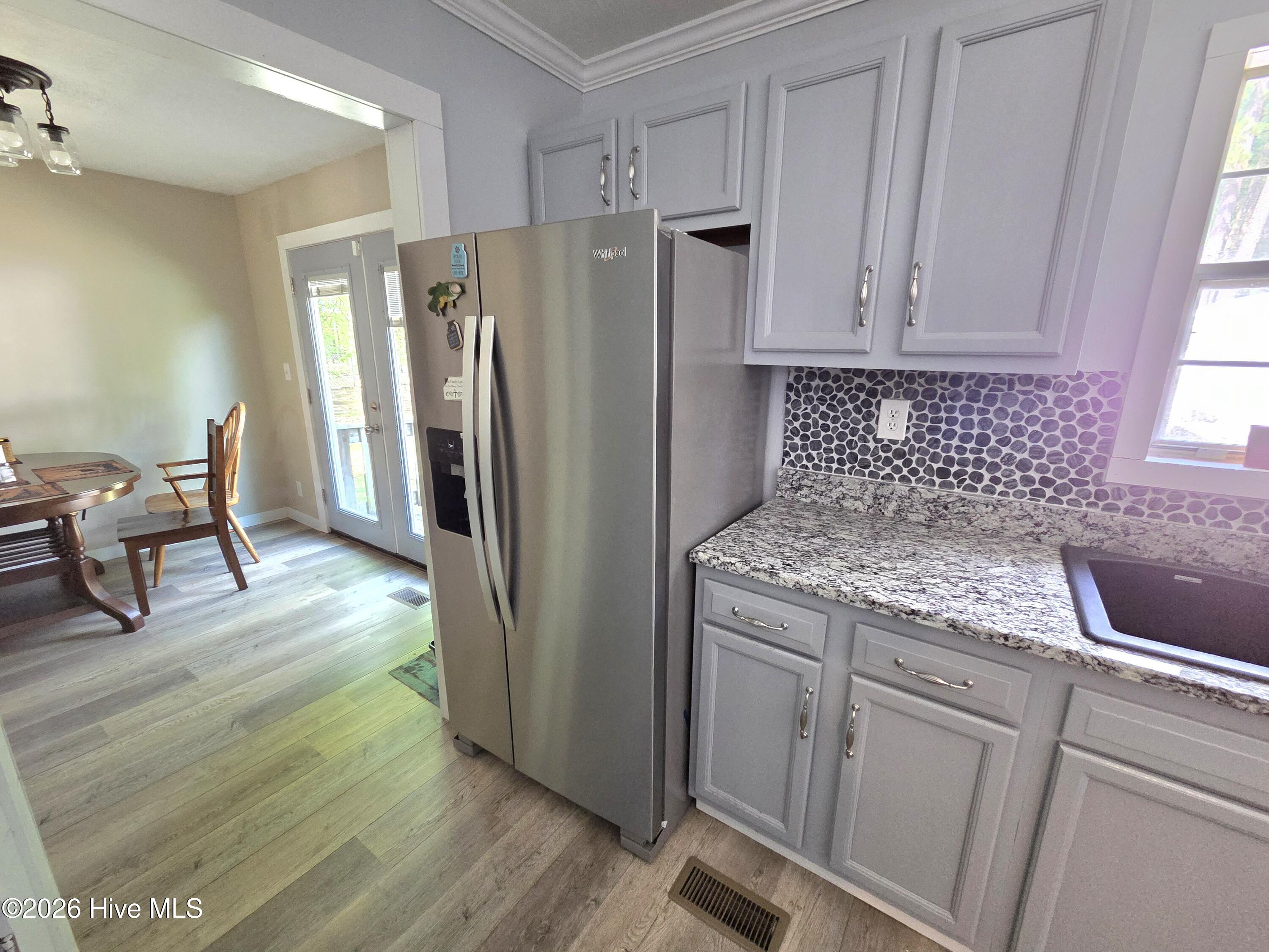 5841 Crestline Road Property Photo 7