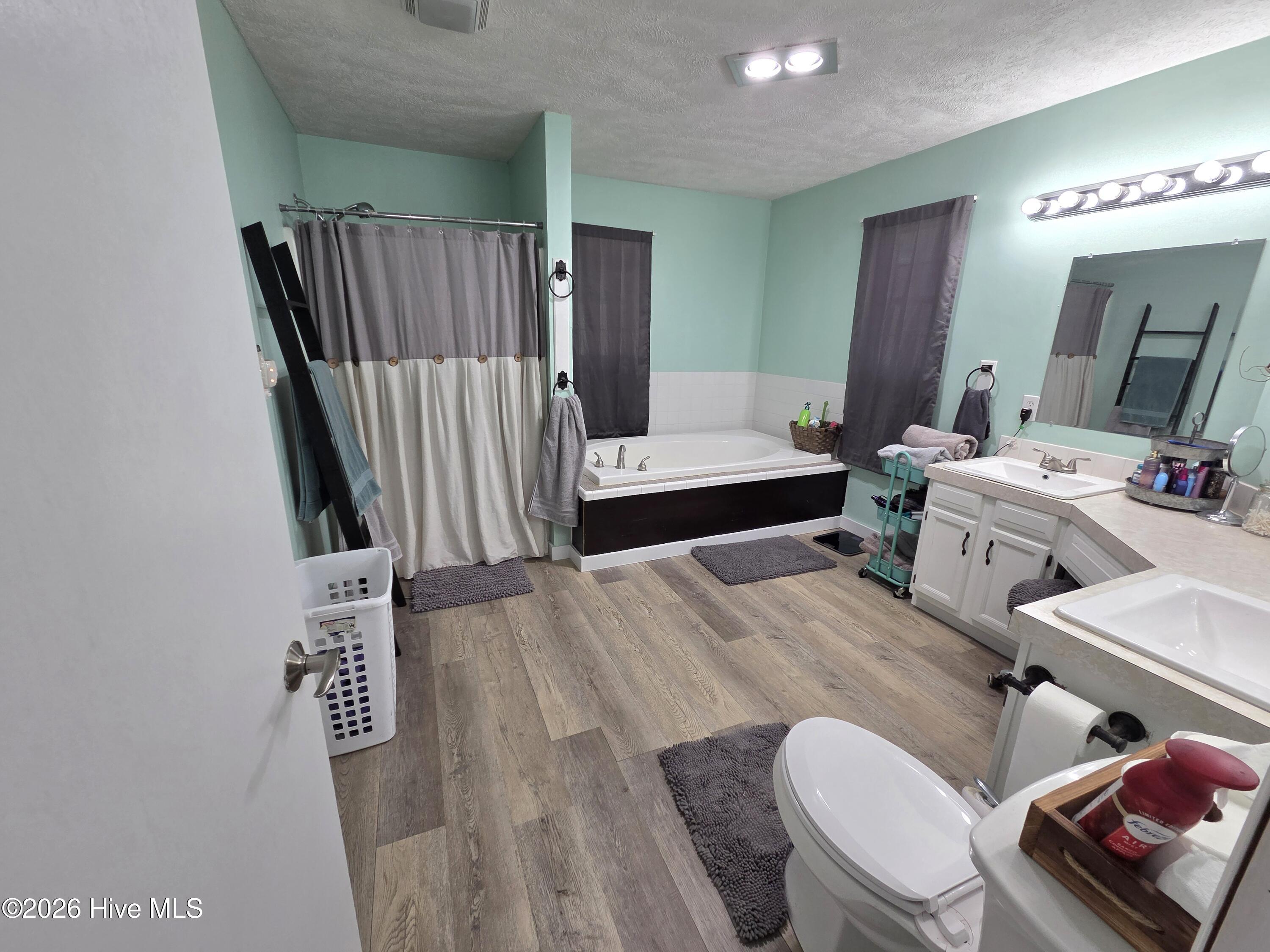5841 Crestline Road Property Photo 10