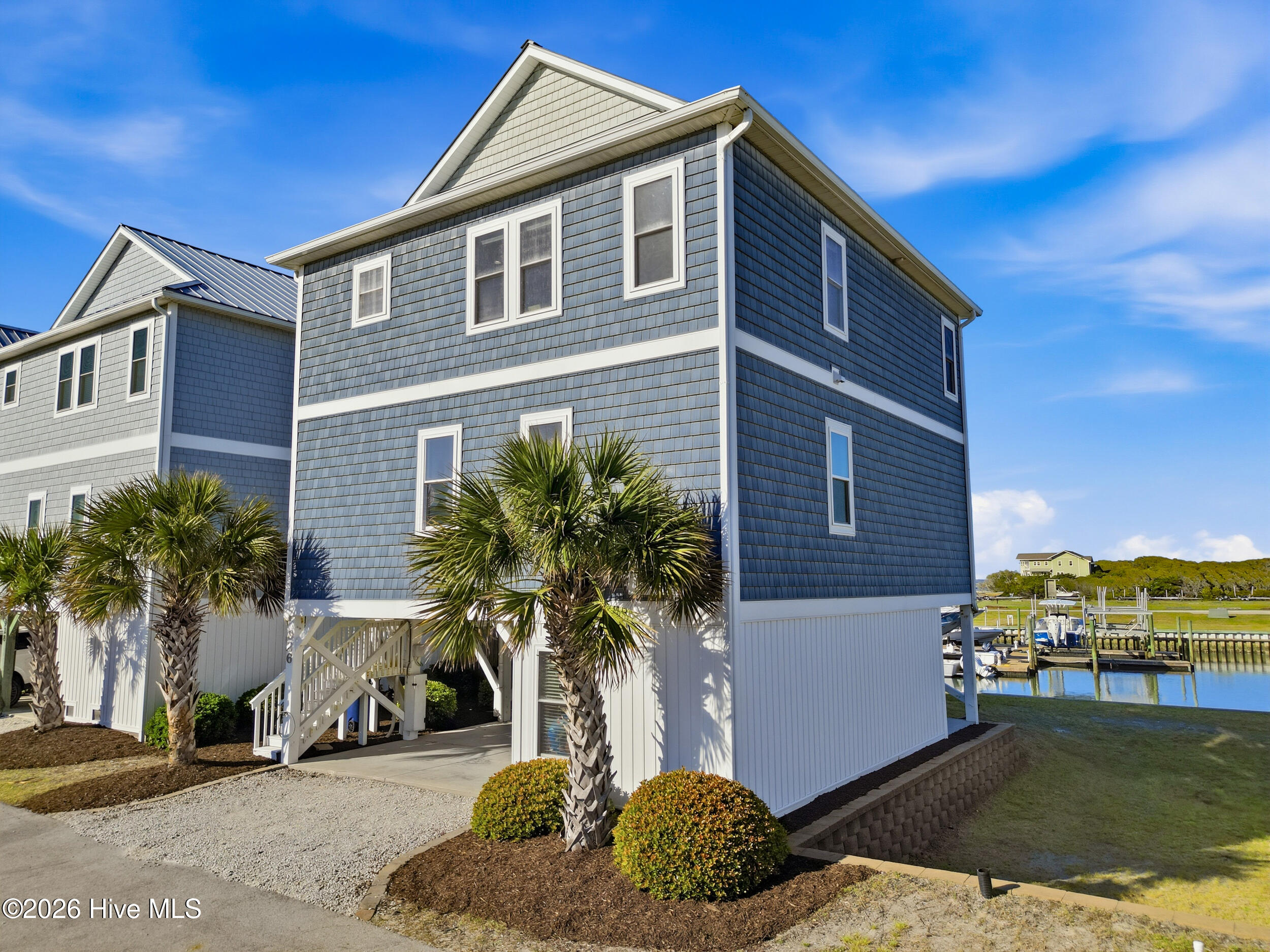 926 Observation Lane