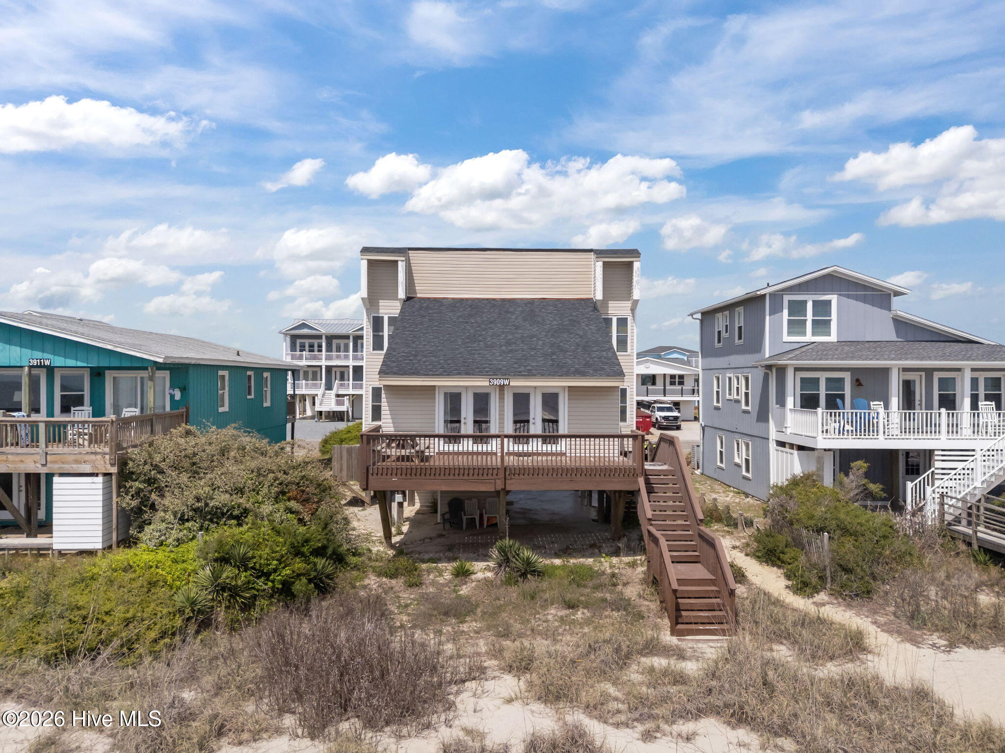 3909 W Beach Drive Property Photo 9