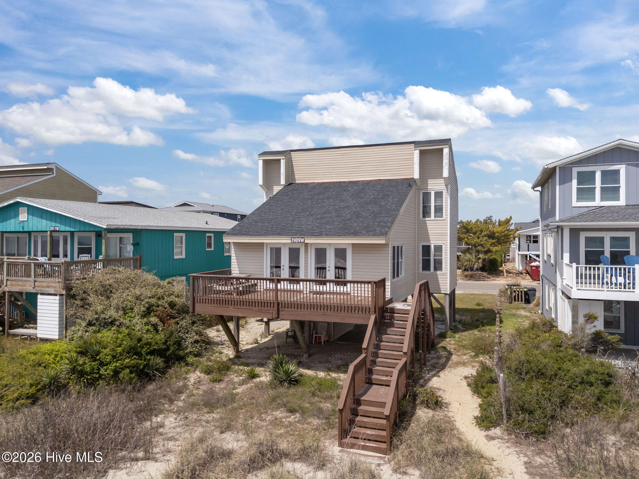 3909 W Beach Drive Property Photo 11