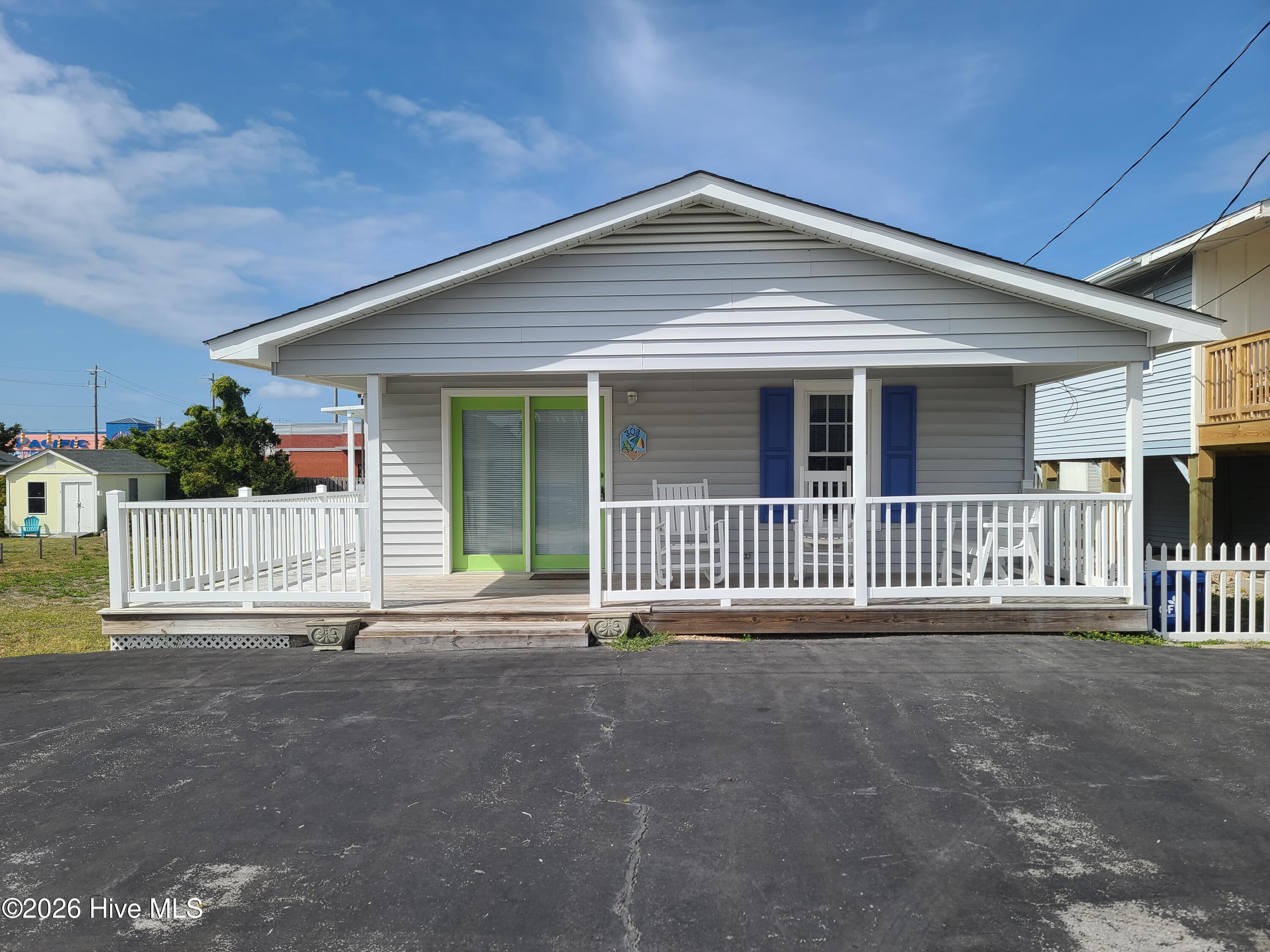 308 W Bogue Boulevard Property Photo 1
