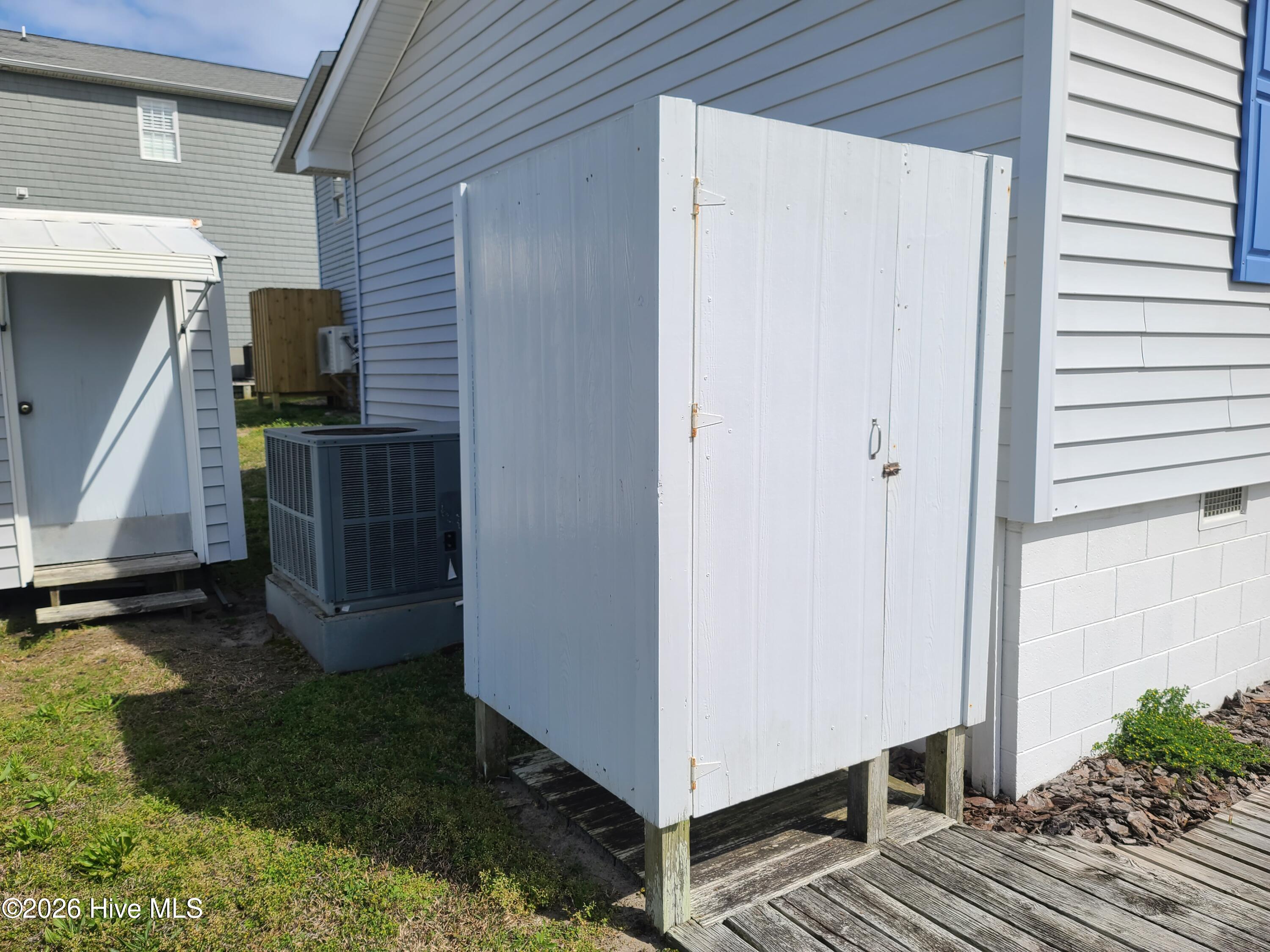 308 W Bogue Boulevard Property Photo 6