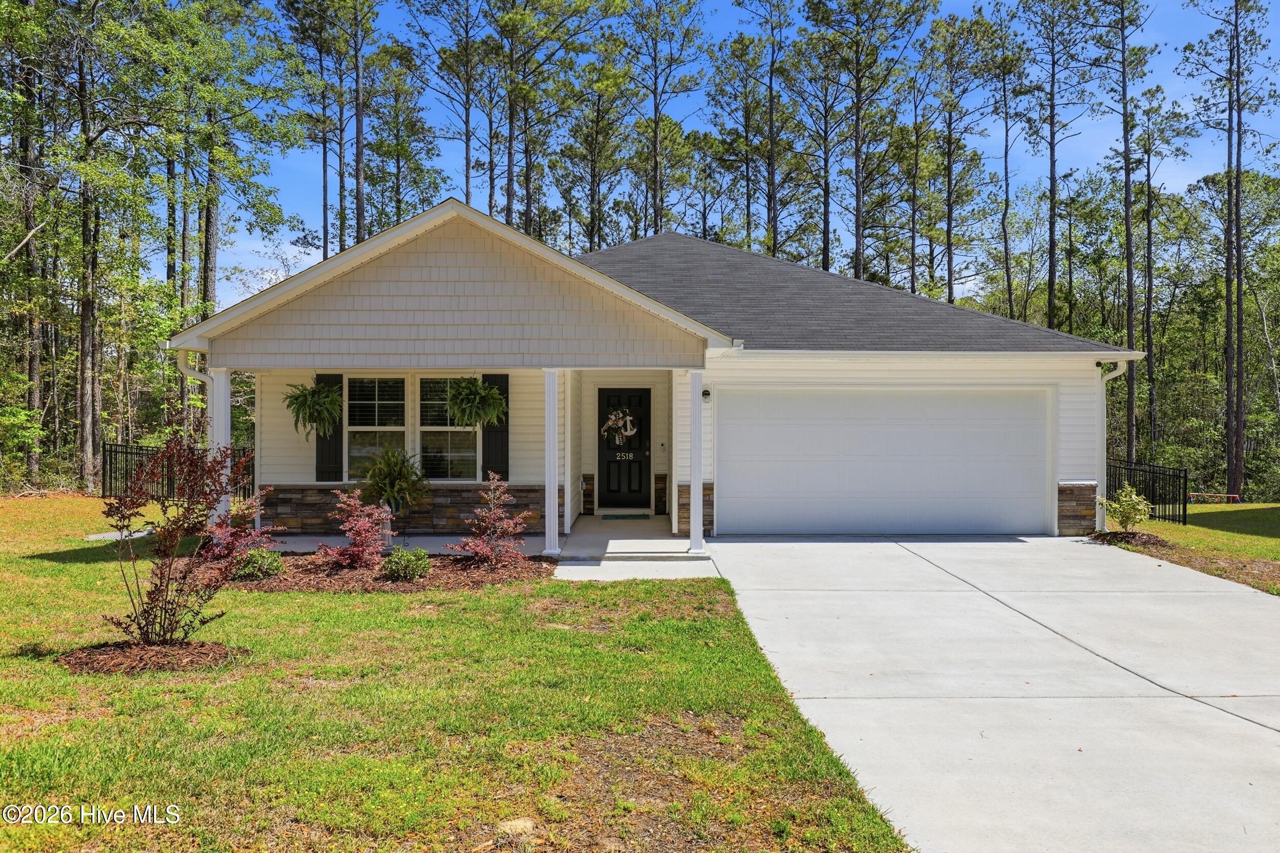 2518 Sardis Drive Se Property Photo 1