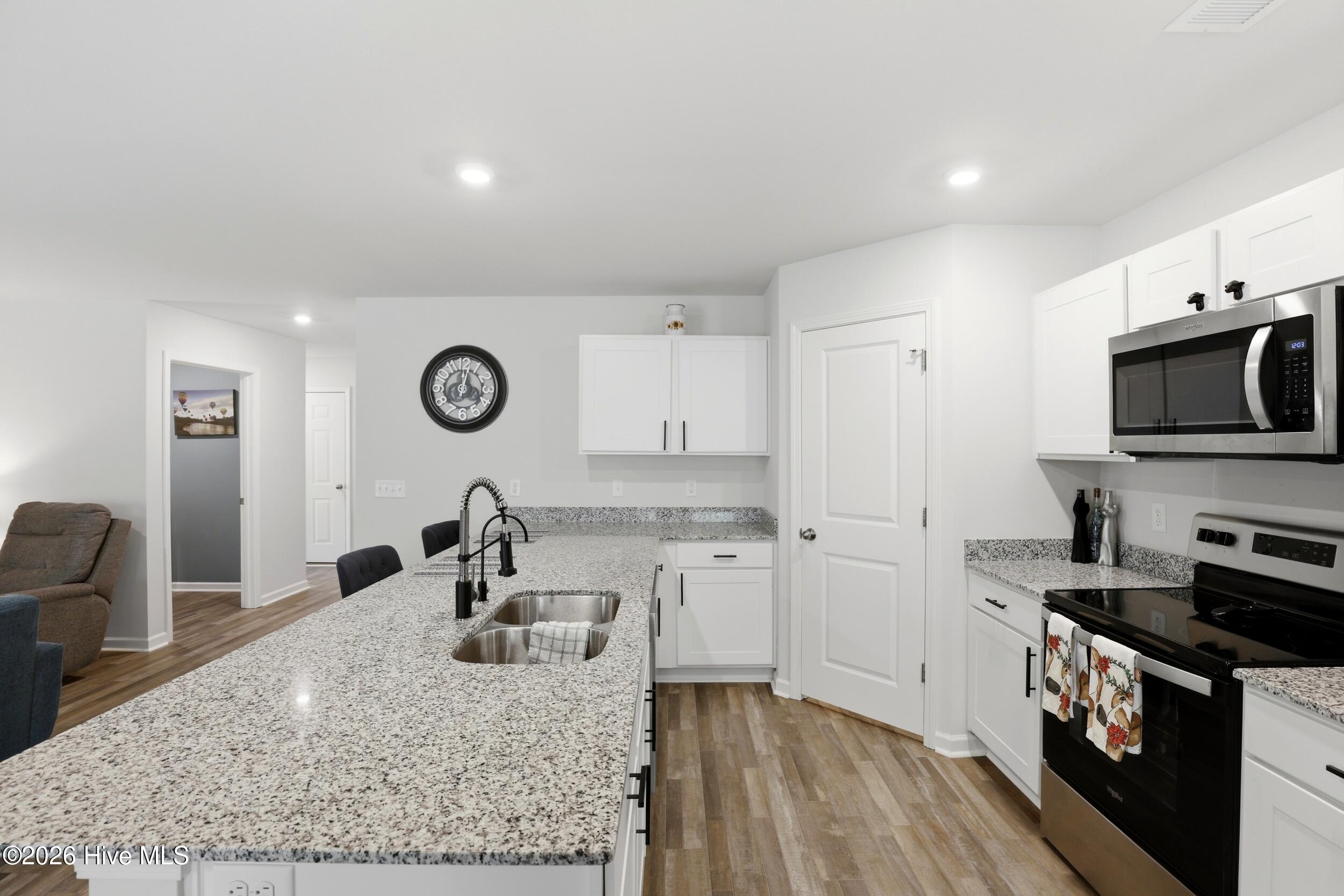 2518 Sardis Drive Se Property Photo 11