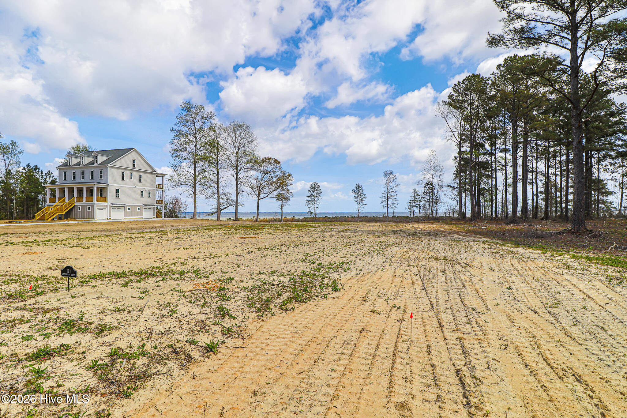 121 Cedarwood Drive Property Photo 4