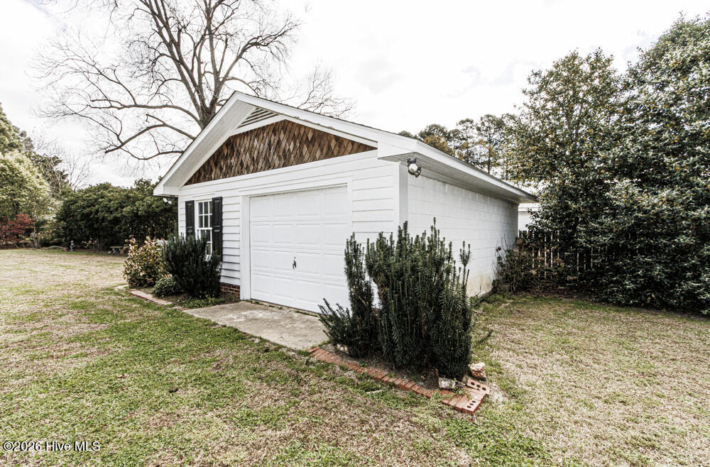 214 E Nash Street Property Photo 2