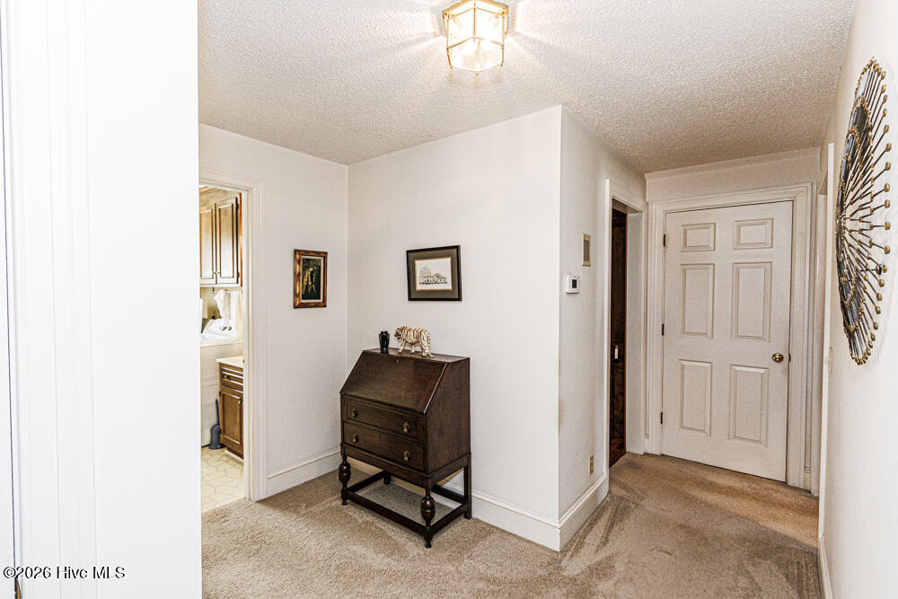 214 E Nash Street Property Photo 6