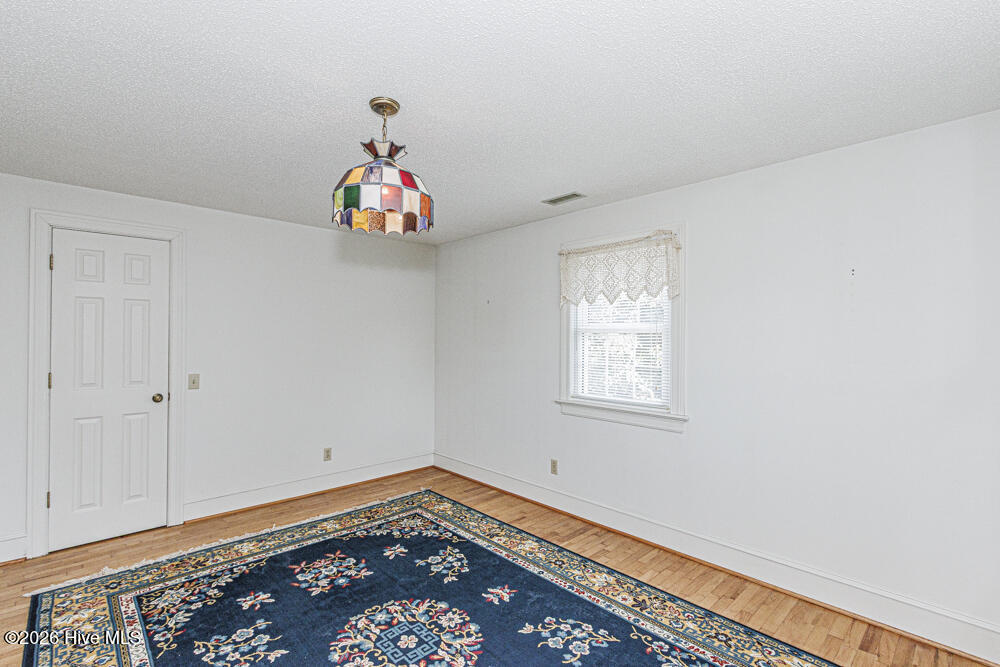 214 E Nash Street Property Photo 19
