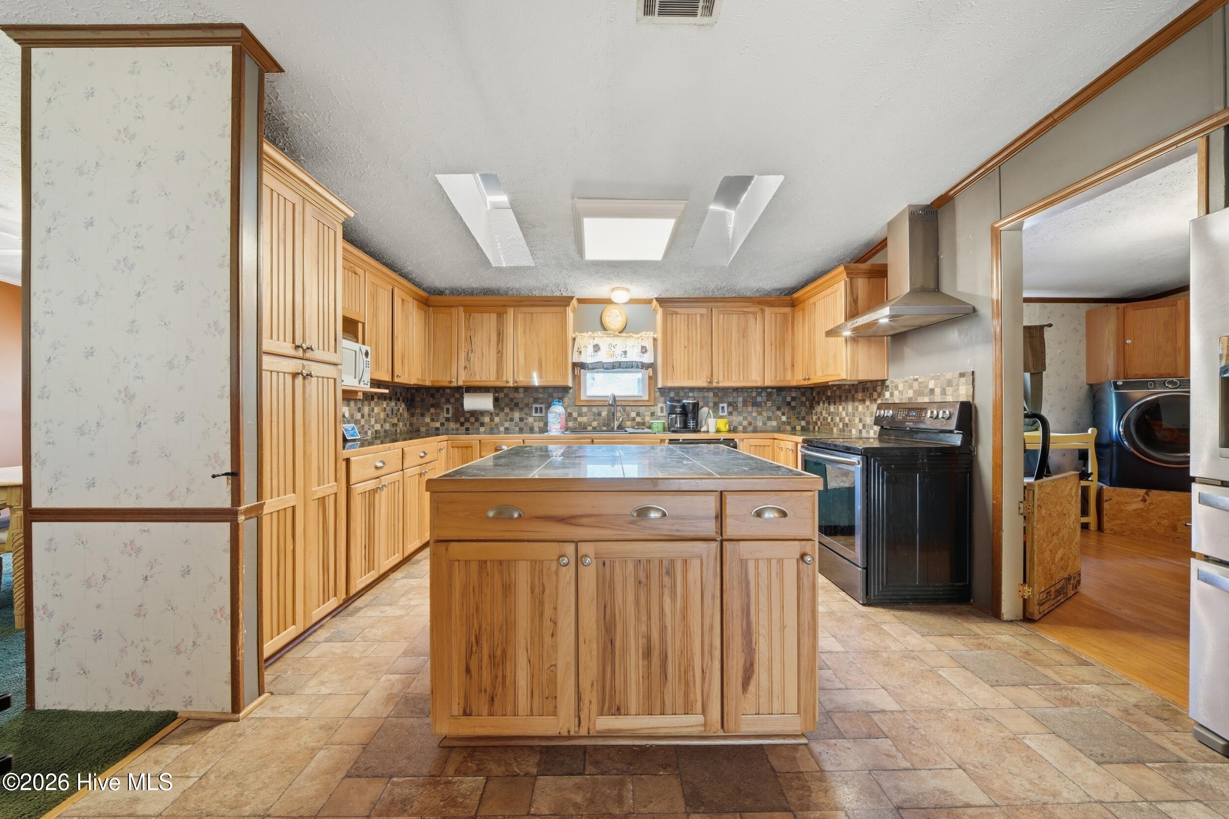 594 Drum Hill Road Property Photo 10