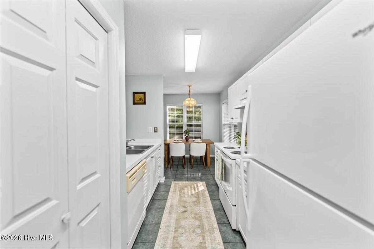 118 Kensington Way Property Photo 24