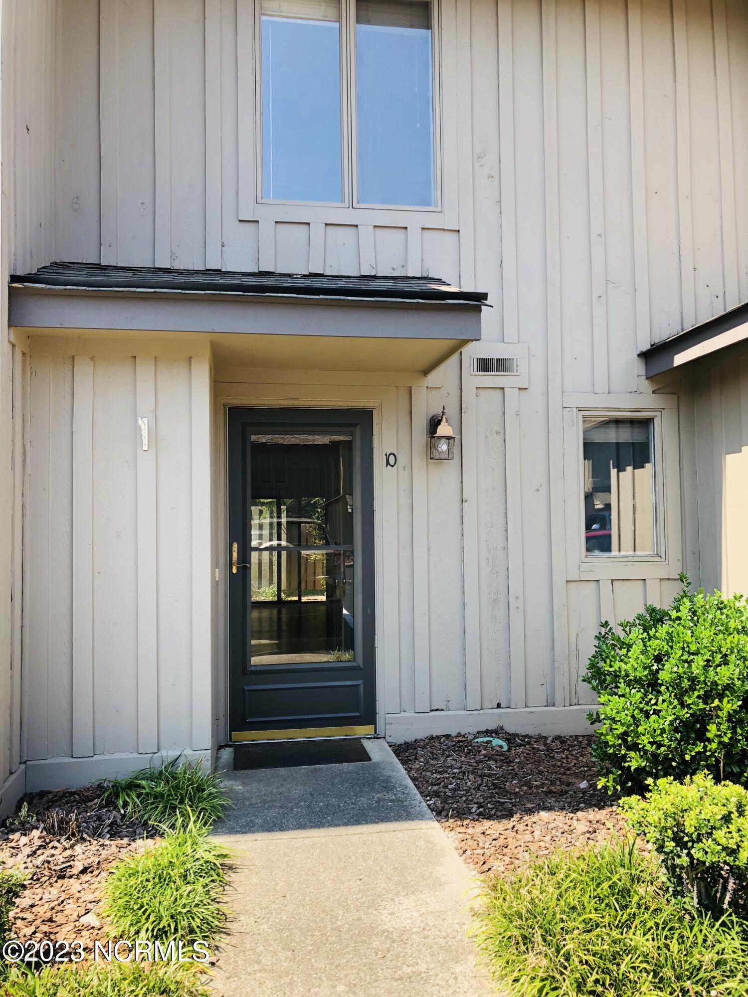 940 Linden Road Unit 10 Property Photo 1